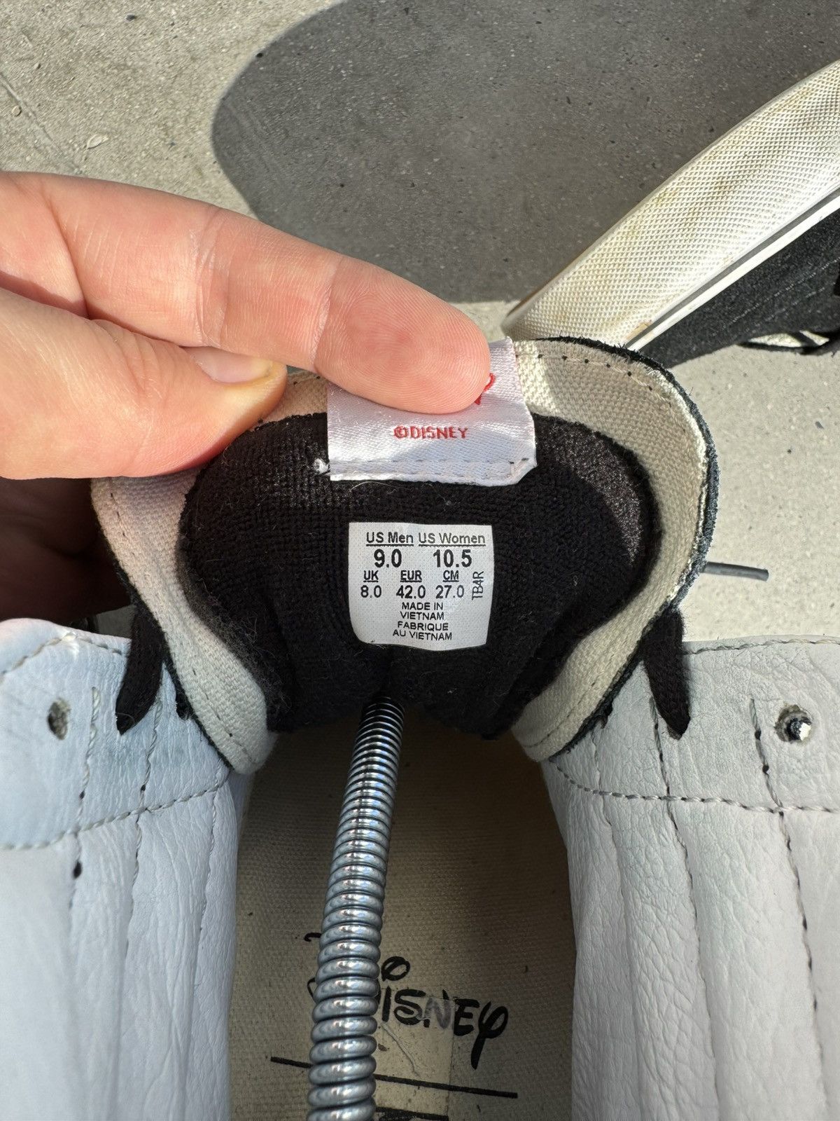 Vans × Warner Bros Warner Bros x Vans Disney Sk8-Hi skate high Size US 9 / EU 42 - 9 Thumbnail