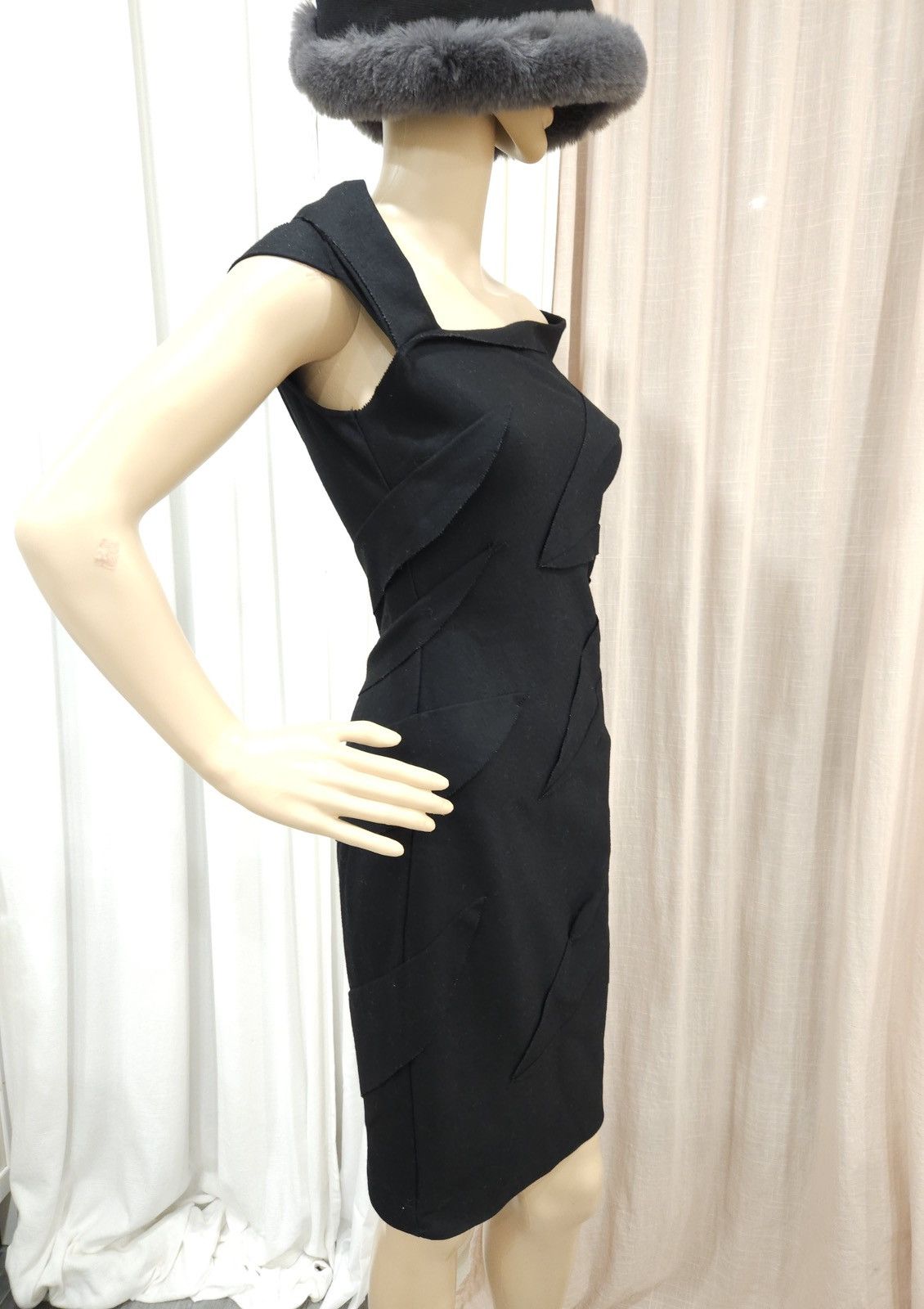 Diane von Furstenberg × Vintage DIANE VON FURSTENBERG Wool Elastic Slim-Fit Ruffled Dress Size S / US 4 / IT 40 - 5 Thumbnail