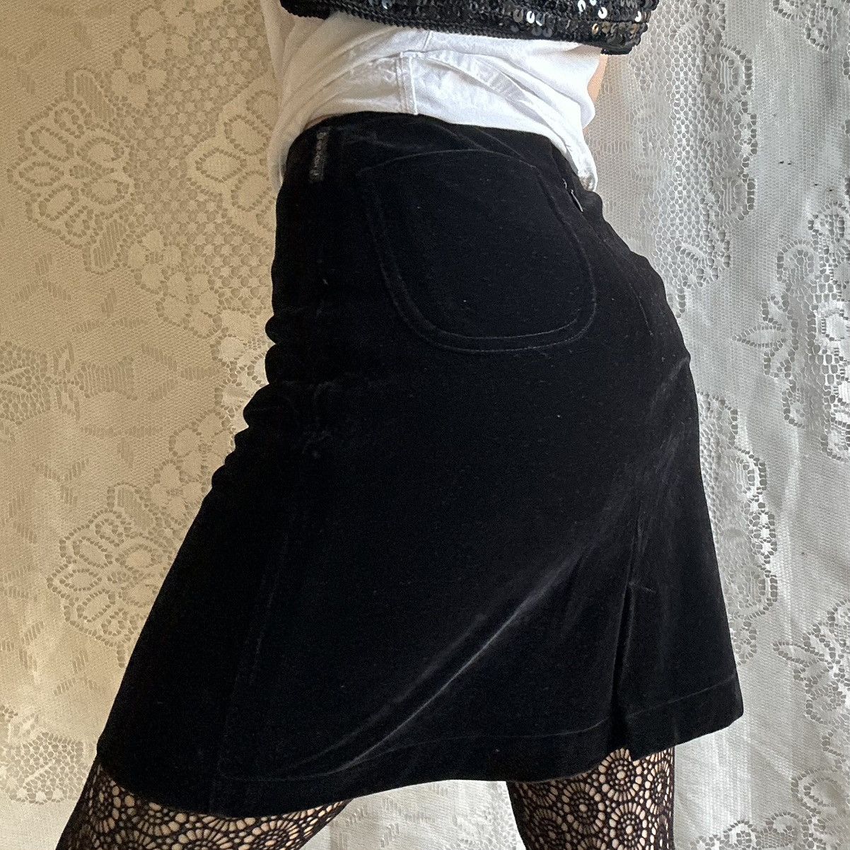Armani 90s Vintage Armani Jeans velvet skirt Size 27" / US 4 / IT 40 - 4 Thumbnail