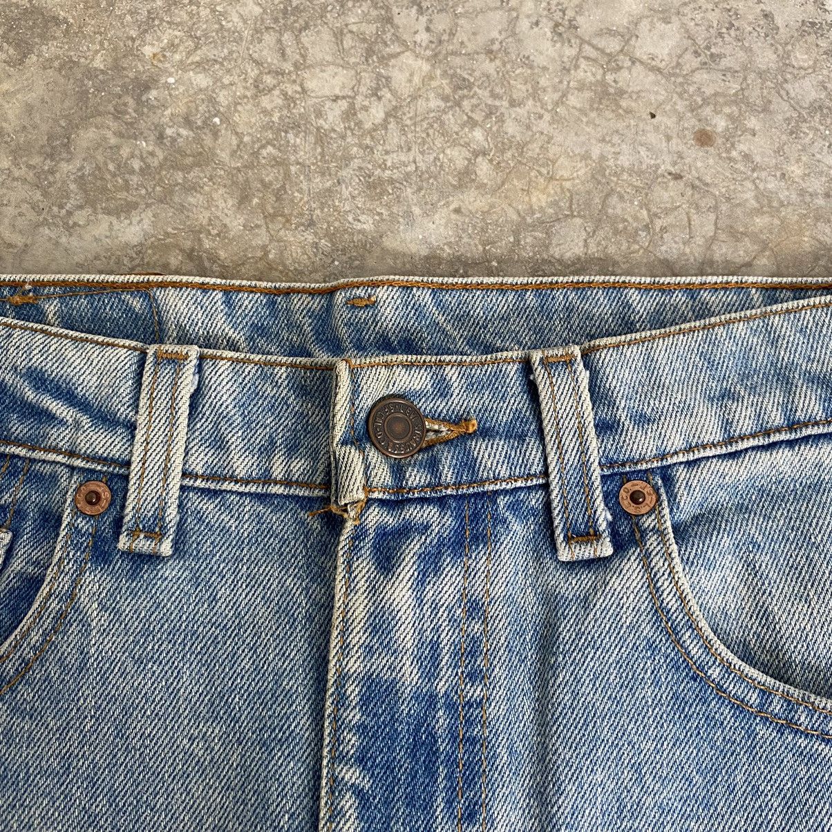 Levi's VTG 1996 Levis 505 Straight Leg Dirt Washed Blue Jeans Size US 31 - 10 Thumbnail
