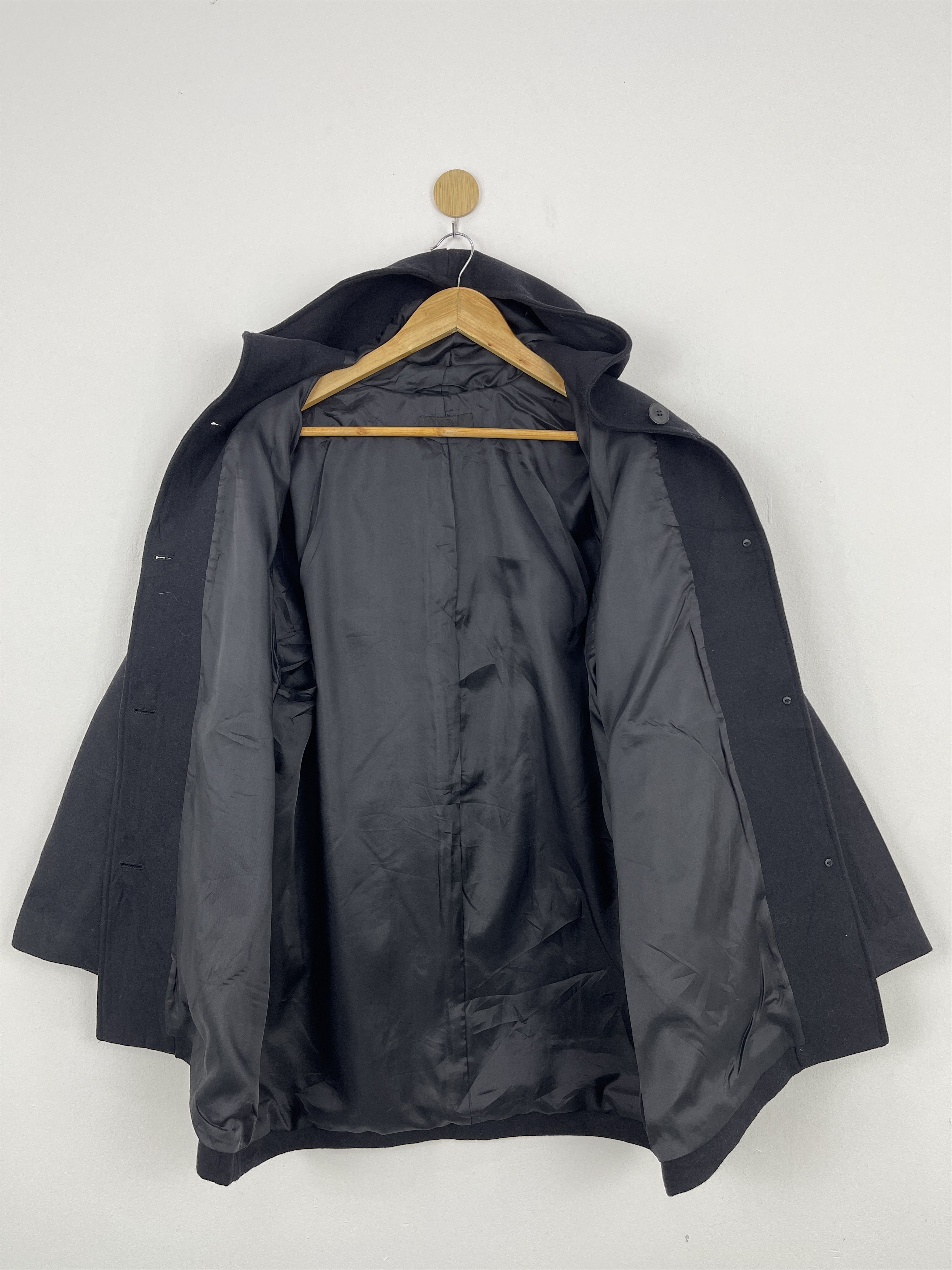Japanese Brand Vintage Uniqlo Button Up Black Hooded Jacket JA0092 Size US L / EU 52-54 / 3 - 7 Thumbnail