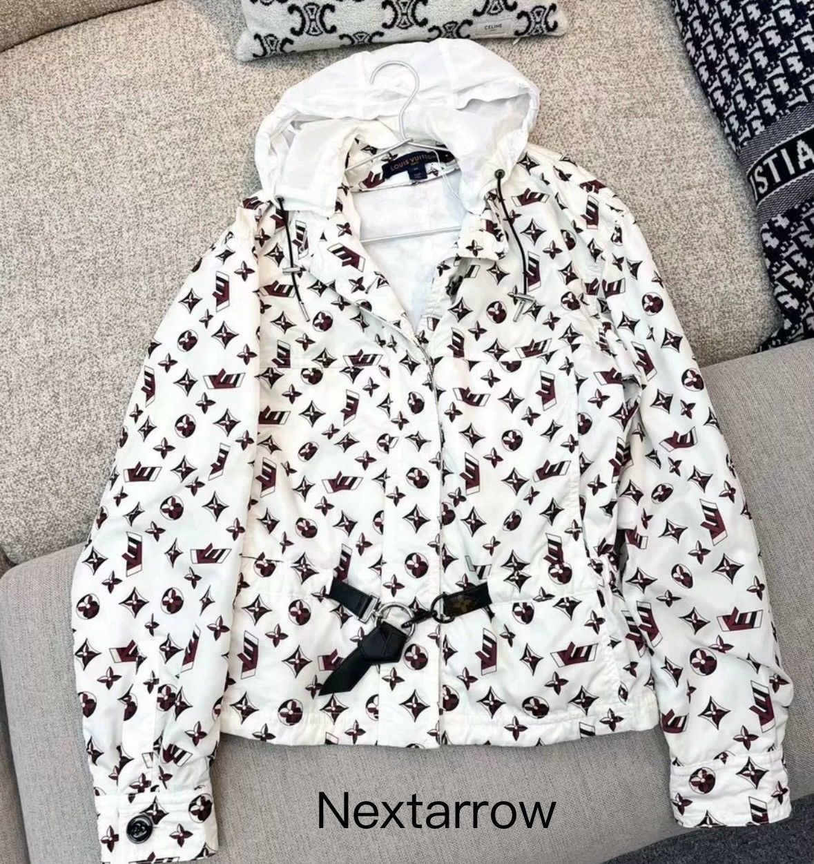 Louis Vuitton Louis Vuitton white background floral hooded waist jacket Size US M / EU 48-50 / 2 - 1 Thumbnail