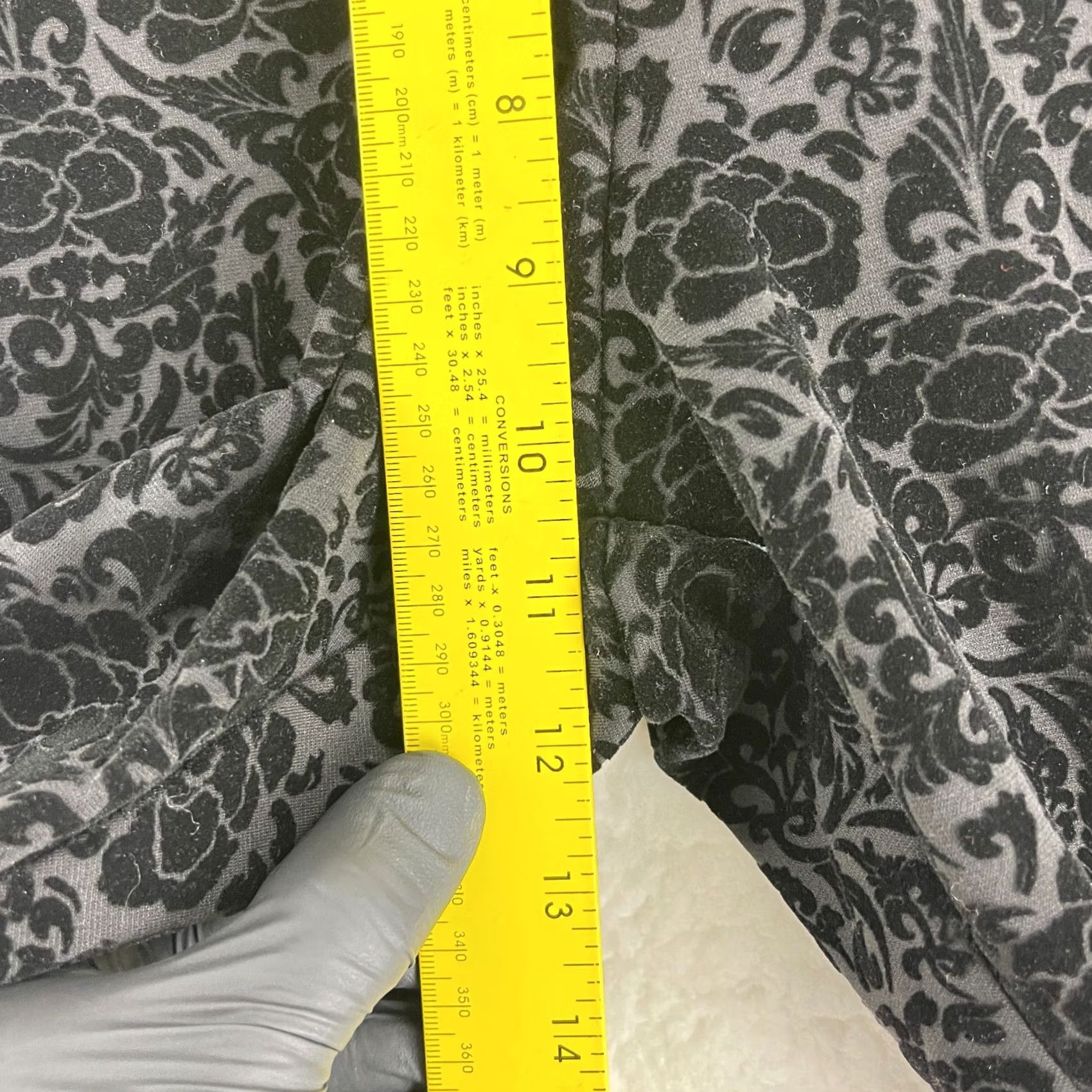 NYDJ NYDJ Petites Black Primrose Flocking Skinny Pants 12P Women Pull On Slim Leg City Hippie Hipster Preppy 90s? Size 34" / US 12 / IT 48 - 6 Thumbnail
