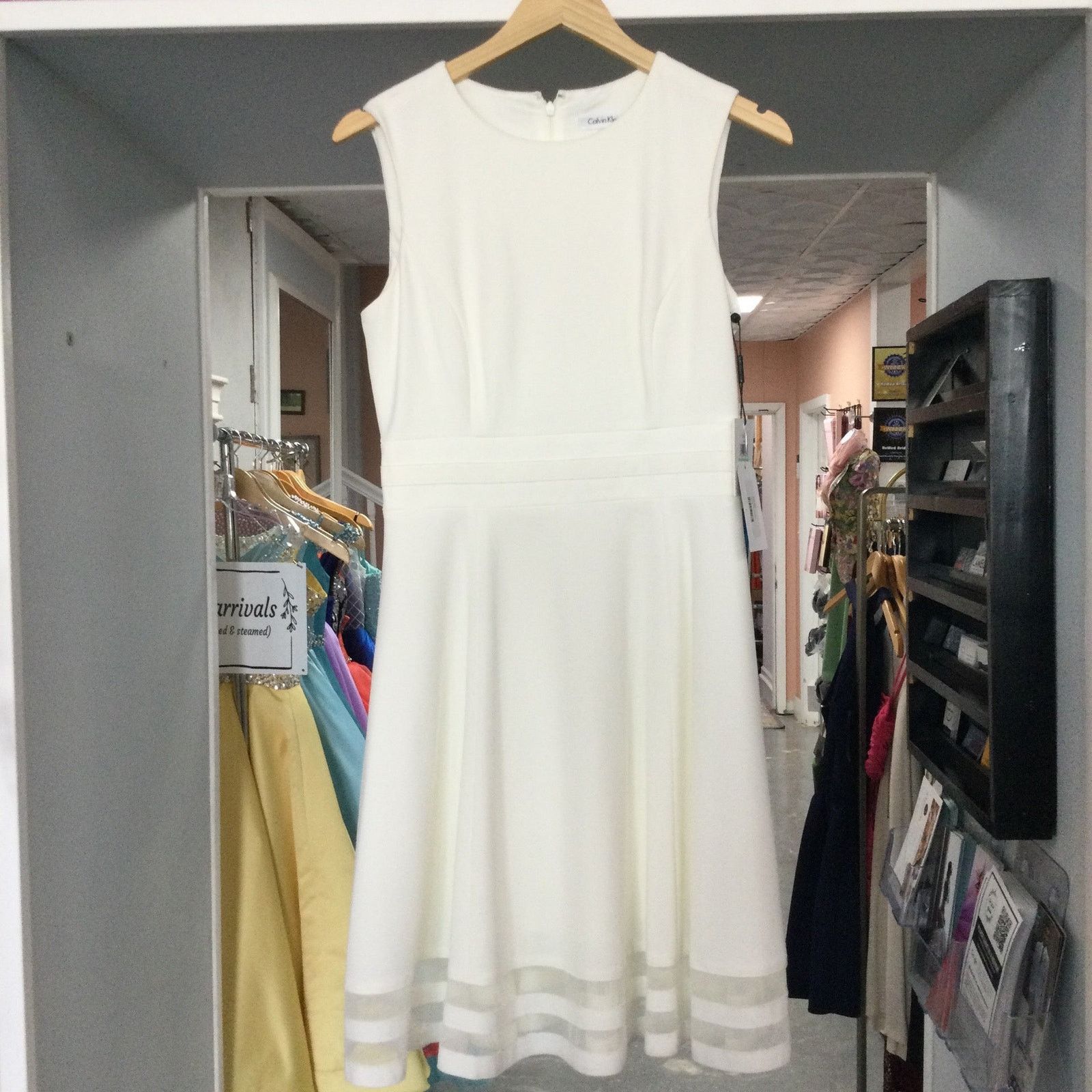Calvin Klein Ivory Calvin Klein Ivory Cocktail dress w/ illusion detail Size M / US 6-8 / IT 42-44 - 1 Preview