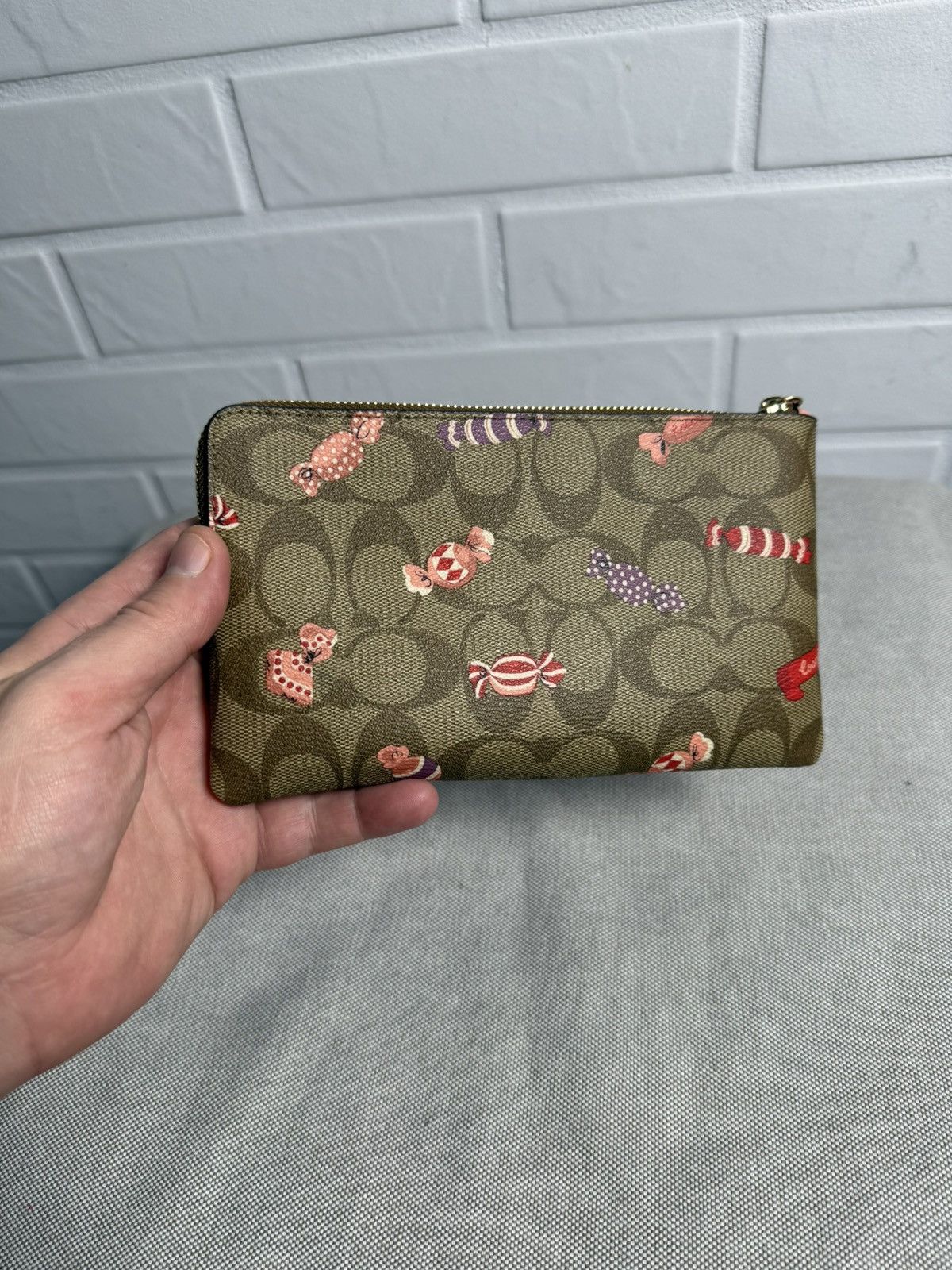 Coach Coach Large Corner Zip Wristlet In Signature Canvas Size ONE SIZE - 5 Thumbnail