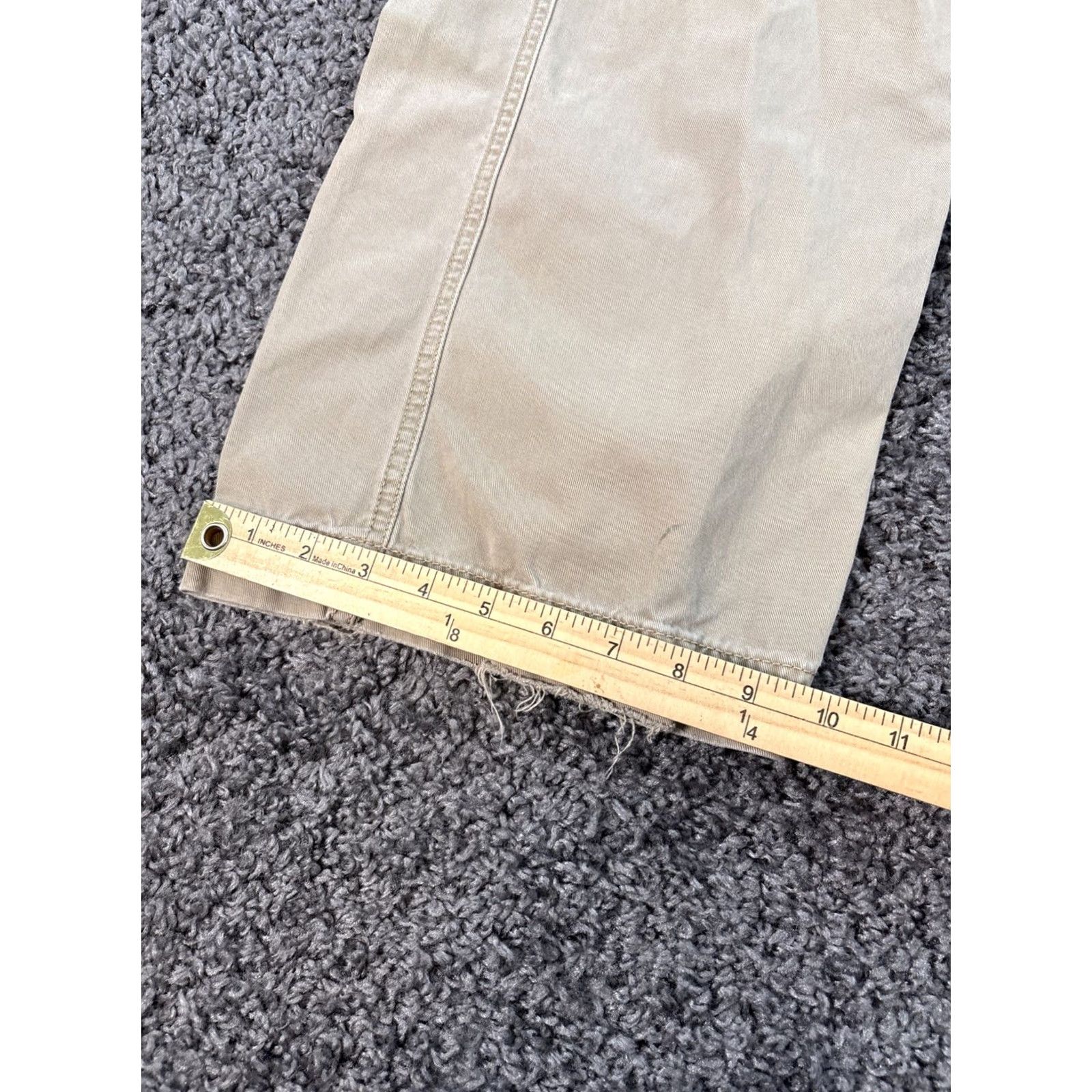 Levi's VINTAGE Levi's Cargo Pants Mens 34x31 Baggy Relaxed Beige Cotton 5-Pocket Y2K Camouflage Military Cargo Straight Pant Mens Size US 34 / EU 50 - 3 Thumbnail