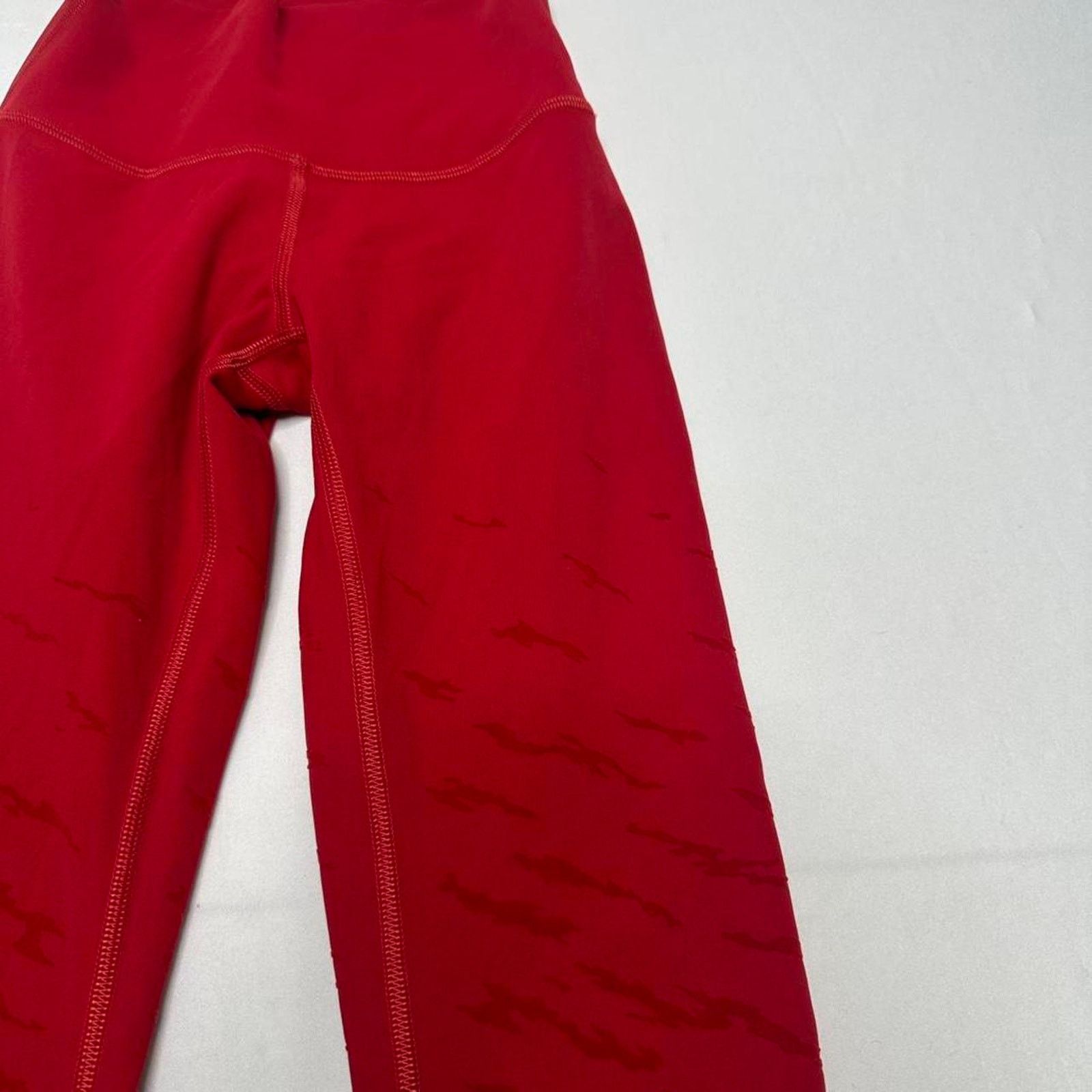Lululemon Lululemon Lunar New Year Wunder Under Red Leggings Size 0 Size 25" / US 0 / IT 36 - 4 Thumbnail