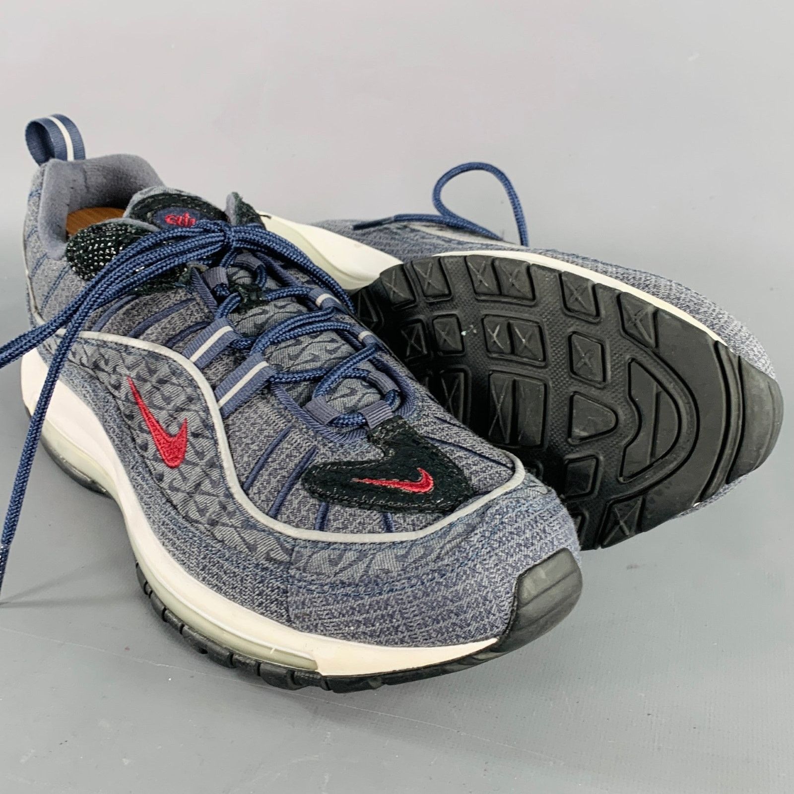 Nike NIKE Size 10.5 Grey Black Burgundy Logo Rubber Sole Sneakers Size US 10.5 / EU 43-44 - 5 Thumbnail