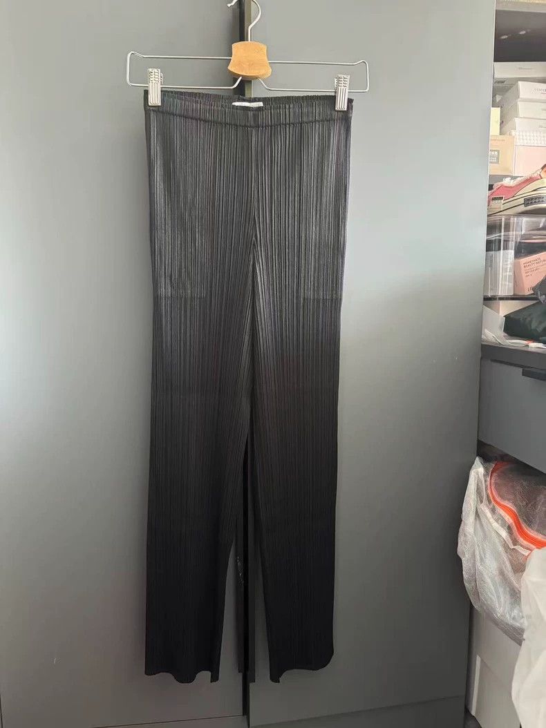 Issey Miyake Issey Miyake size:2 Black pleated trousers Size 22" - 1 Thumbnail