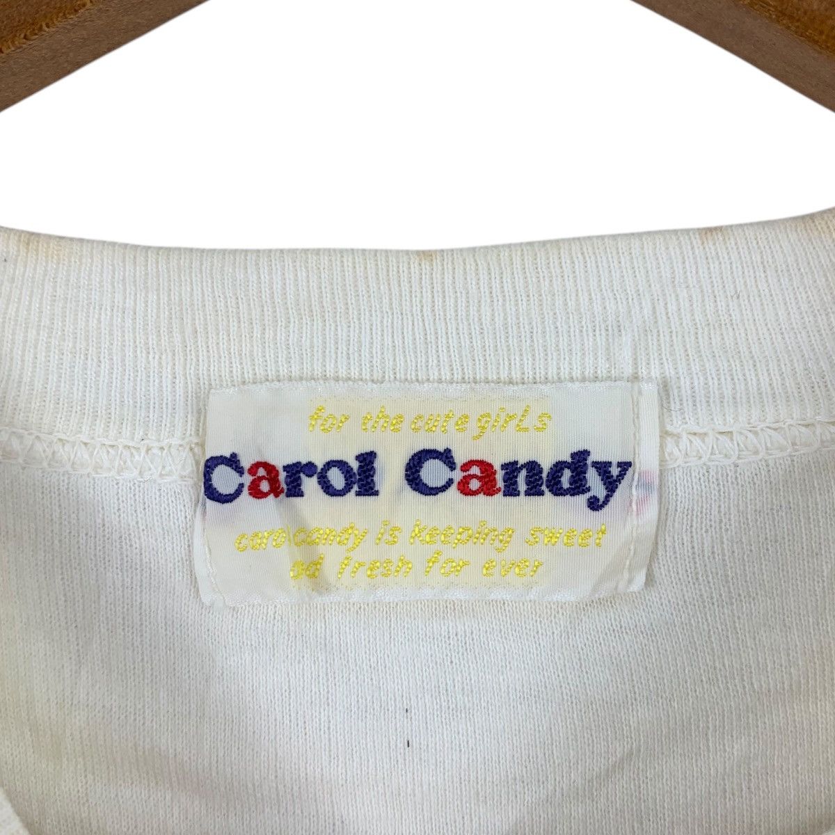 Vintage Vintage KING KONG IS COMING Carol Candy Movie Tee Shirt Size US S / EU 44-46 / 1 - 5 Thumbnail