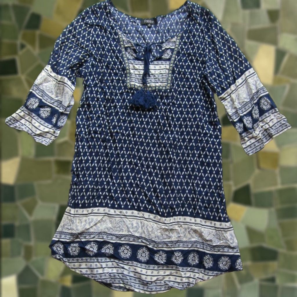 Vintage Papillon Blue White Floral 3/4 Sleeve V-Neck Tunic Shift Dress Medium Rayon 100% Womens Dress Floral Pattern Knee Length Size M / US 6-8 / IT 42-44 - 1 Thumbnail
