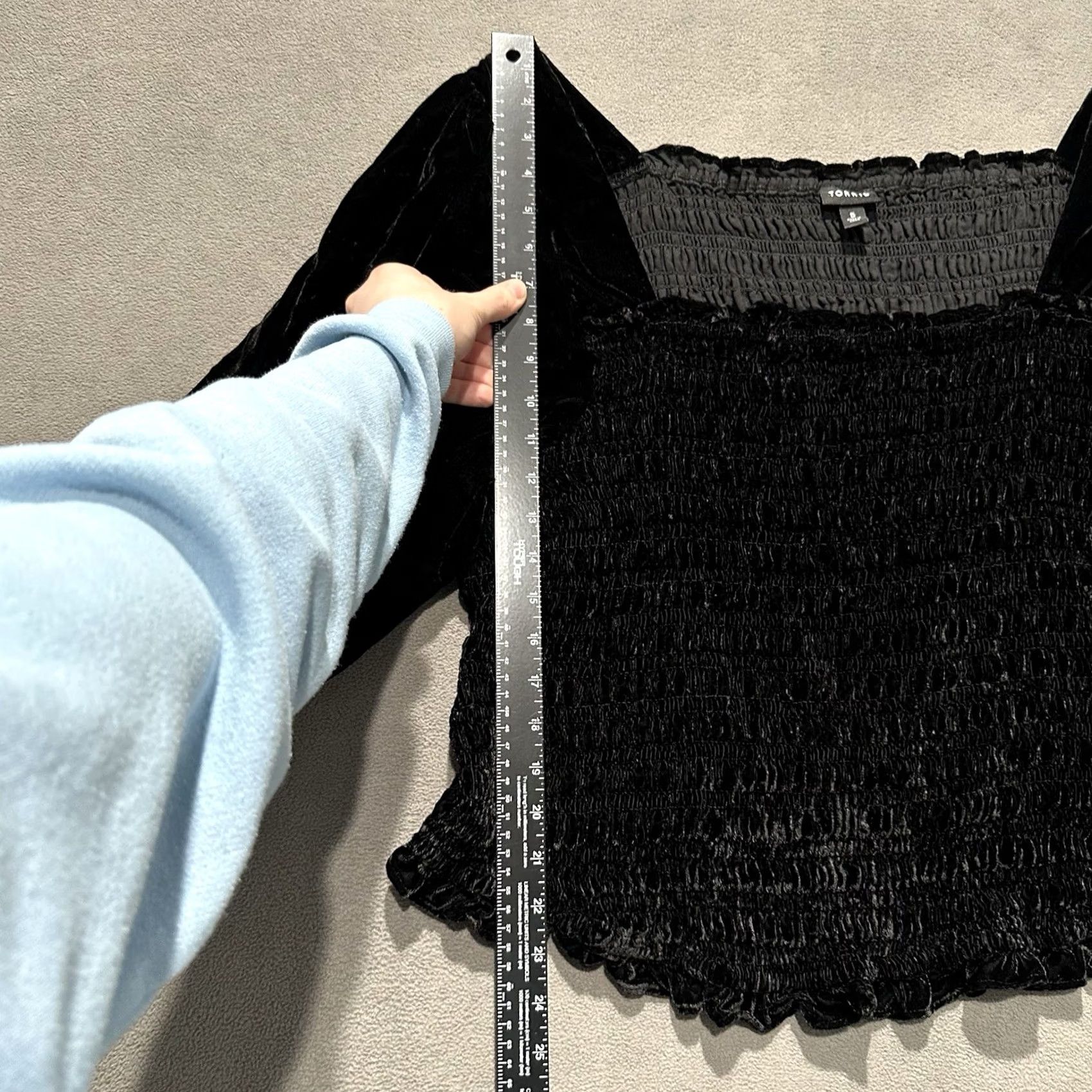 Torrid Torrid 5X Black Velvet Burnout Smocked Blouson Sleeve Crop Top Womens Size XXL / US 16-18 / IT 52-54 - 8 Thumbnail
