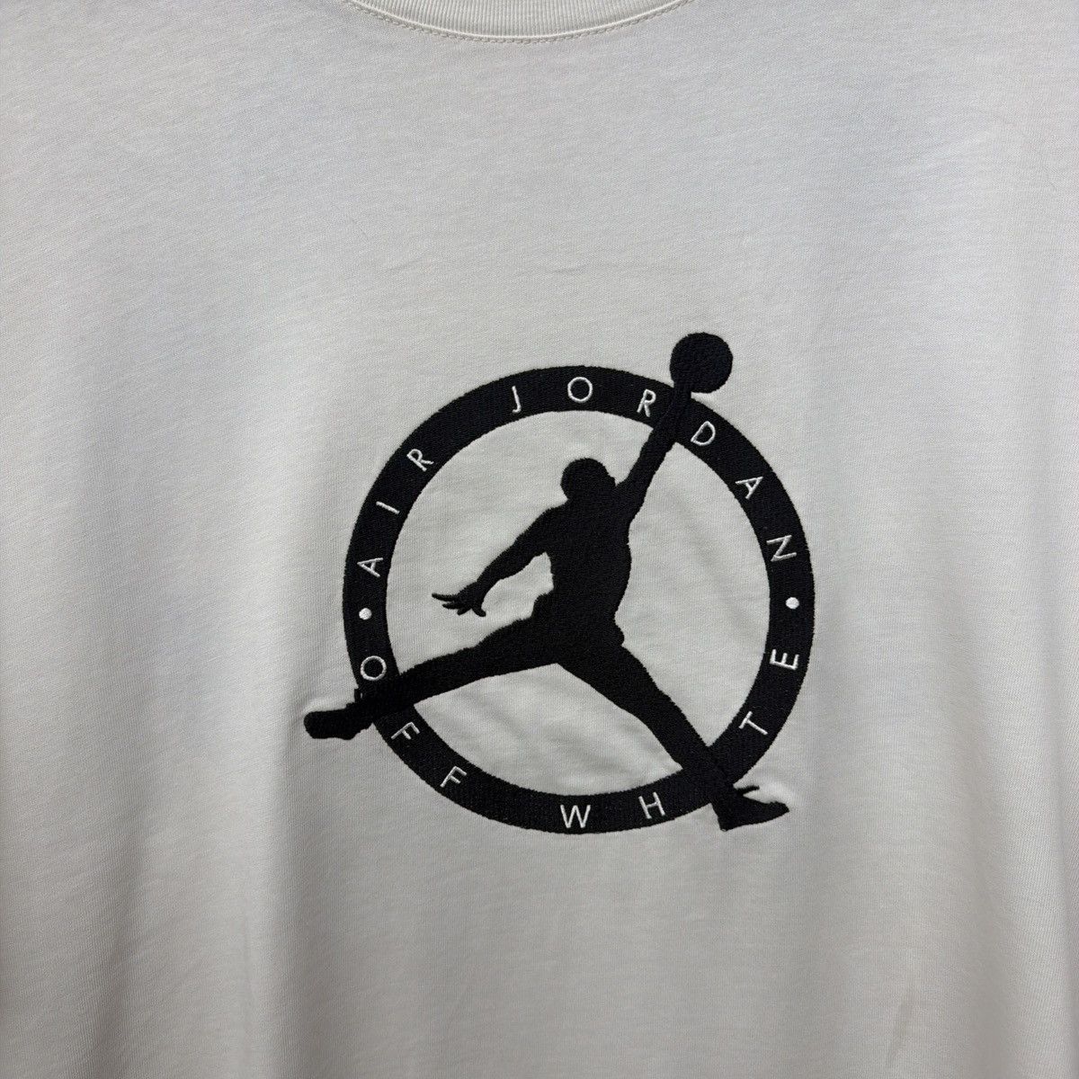 Off-White OFF-WHITE X Jordan Logo T-shirt Sail Size L Brand new Size US L / EU 52-54 / 3 - 8 Thumbnail
