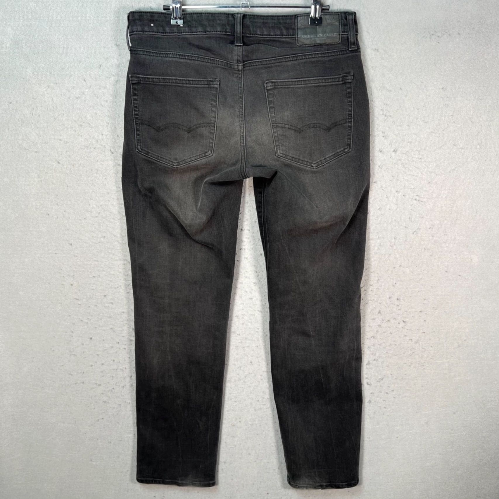 American Eagle Outfitters American Eagle Outfitters Mens Jeans 30x29 Black Denim 5-Pocket Straight Zip COTTON POLYESTER Vintage No Adults Mens Jeans Size US 30 / EU 46 - 2 Thumbnail