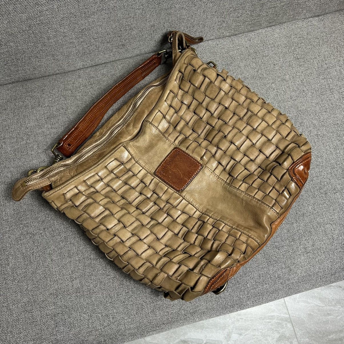 Campomaggi Campomaggi “Edera” Garment Dyed Cowhide Shoulder Bag Size ONE SIZE - 14 Thumbnail