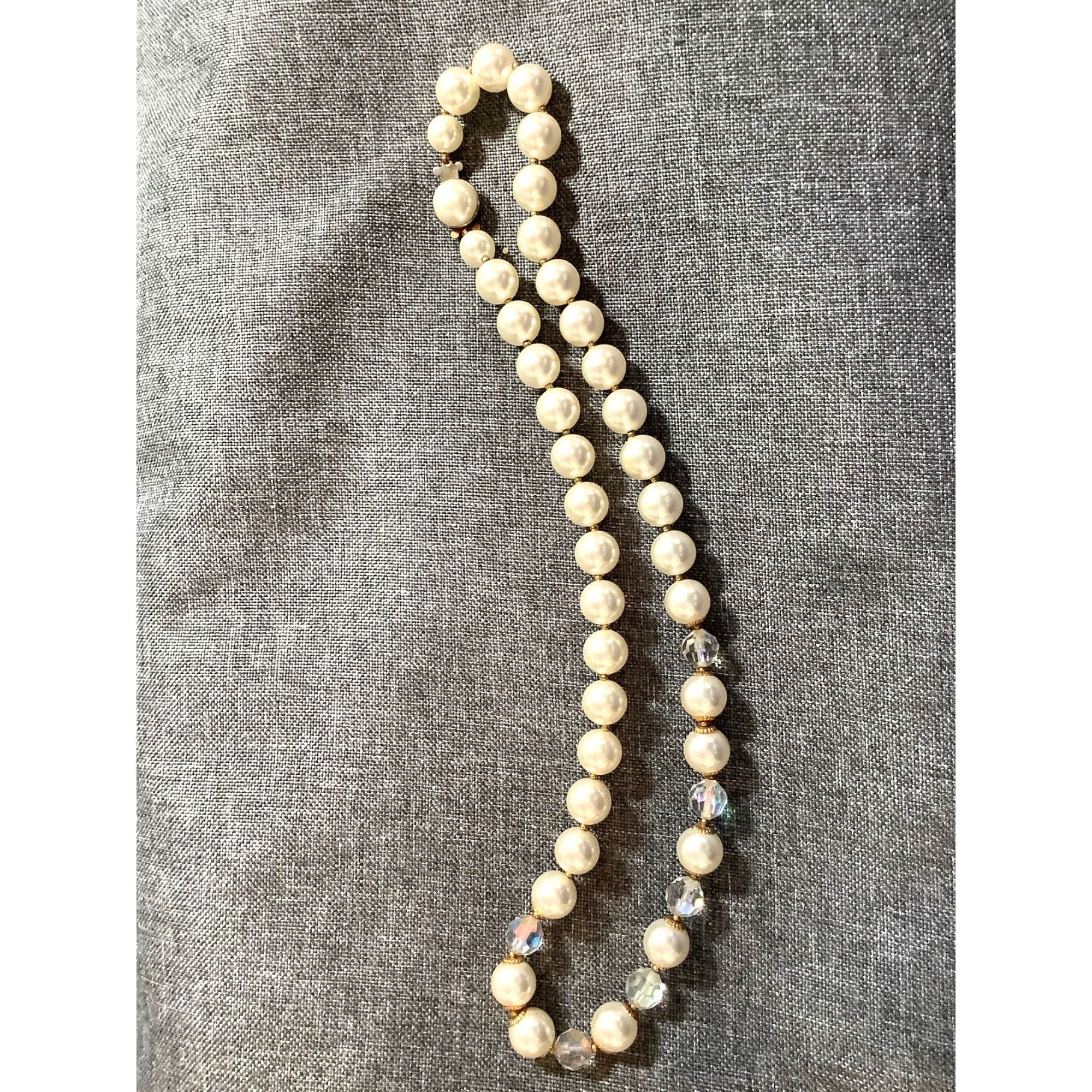 Other Vtg Faux Pearl & Plastic Crystal Bead Necklace With Gold-Ton Size ONE SIZE - 4 Thumbnail