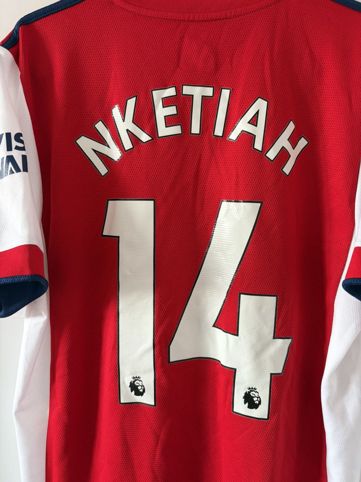 Arsenal adidas 2021/2022 domowa Nketiah — zdjęcie 2