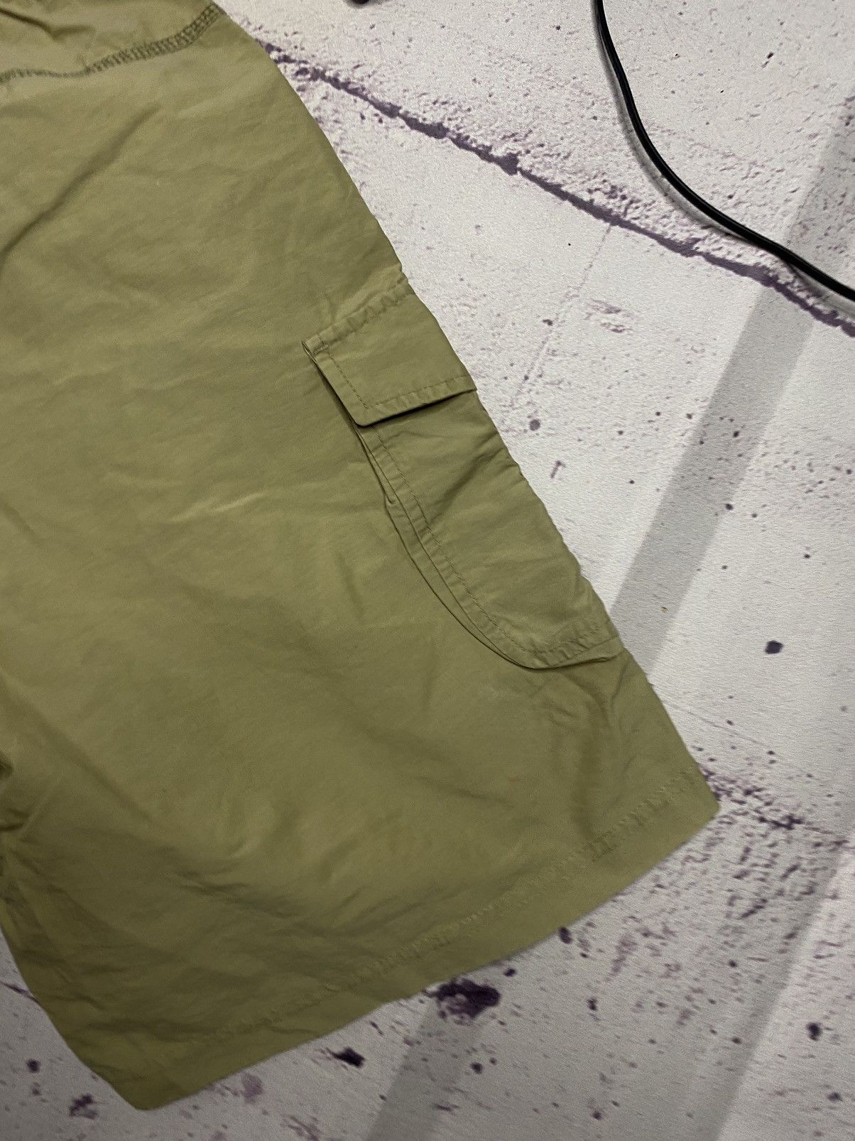 Nike MENS Nike Cargo Swoosh Tab Logo Shorts All Nude vintage Size US 34 / EU 50 - 3 Thumbnail