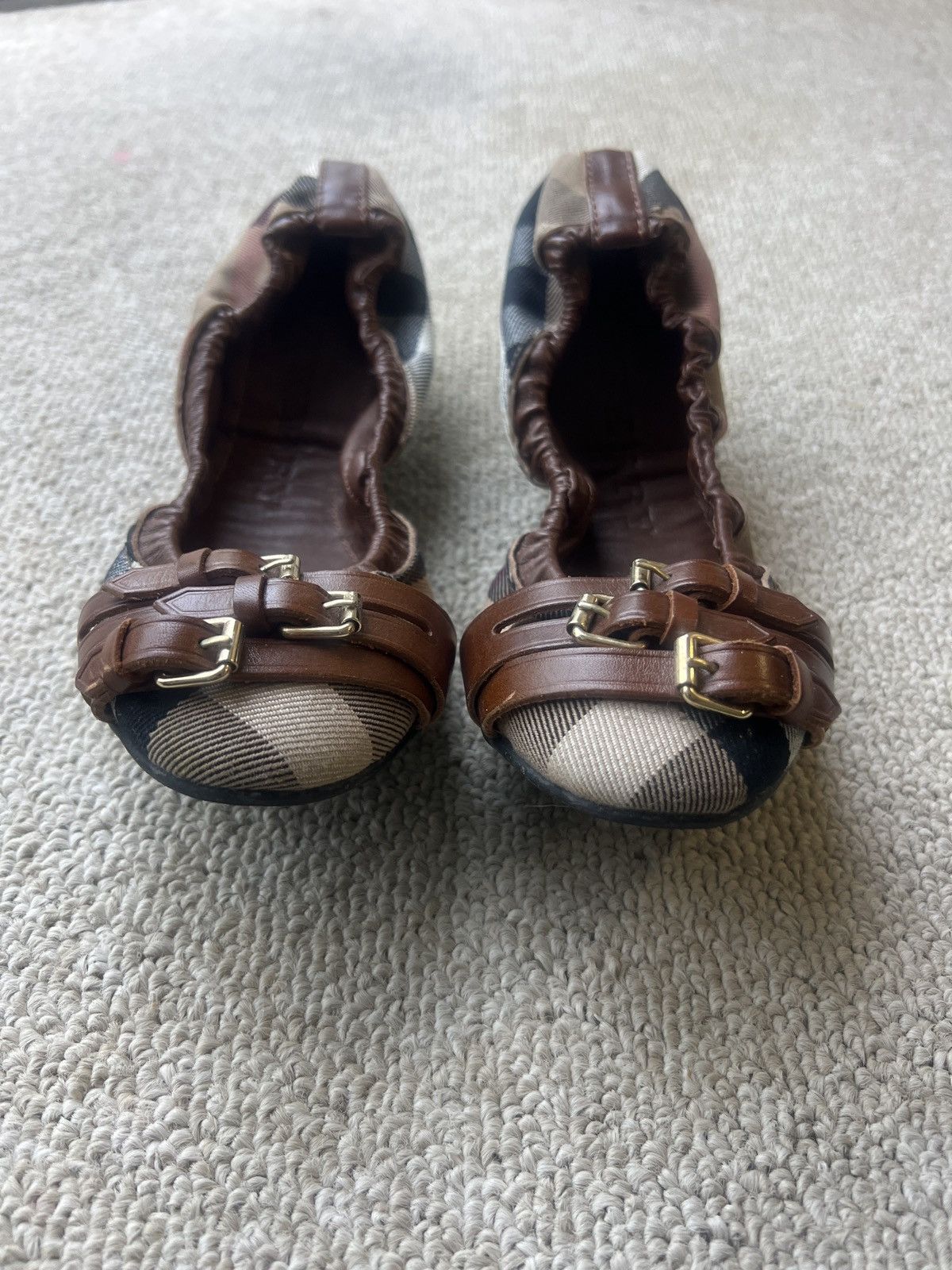 Burberry Burberry house check plaid buckle leather flats size 38 Size US 7 / IT 37 - 2 Thumbnail