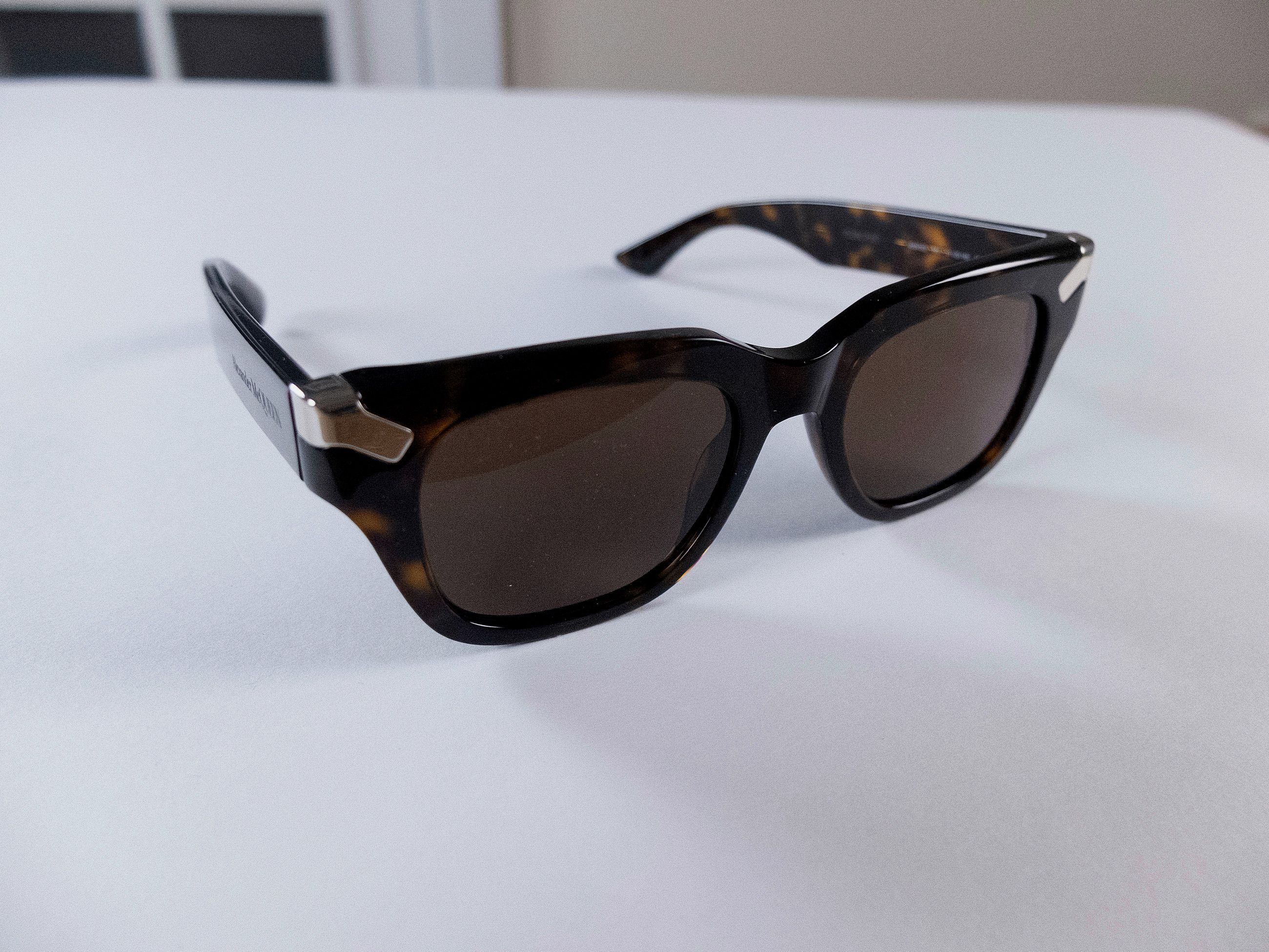 Alexander McQueen ALEXANDER MCQUEEN Punk Rivet tortoise shell sunglasses Size ONE SIZE - 4 Thumbnail