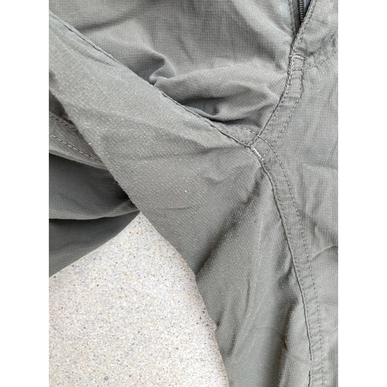 The North Face Men's North Face Shorts Green Nylon Solid PILLING M Lifestyle Hike Climb STAIN Size US 31 - 6 Thumbnail