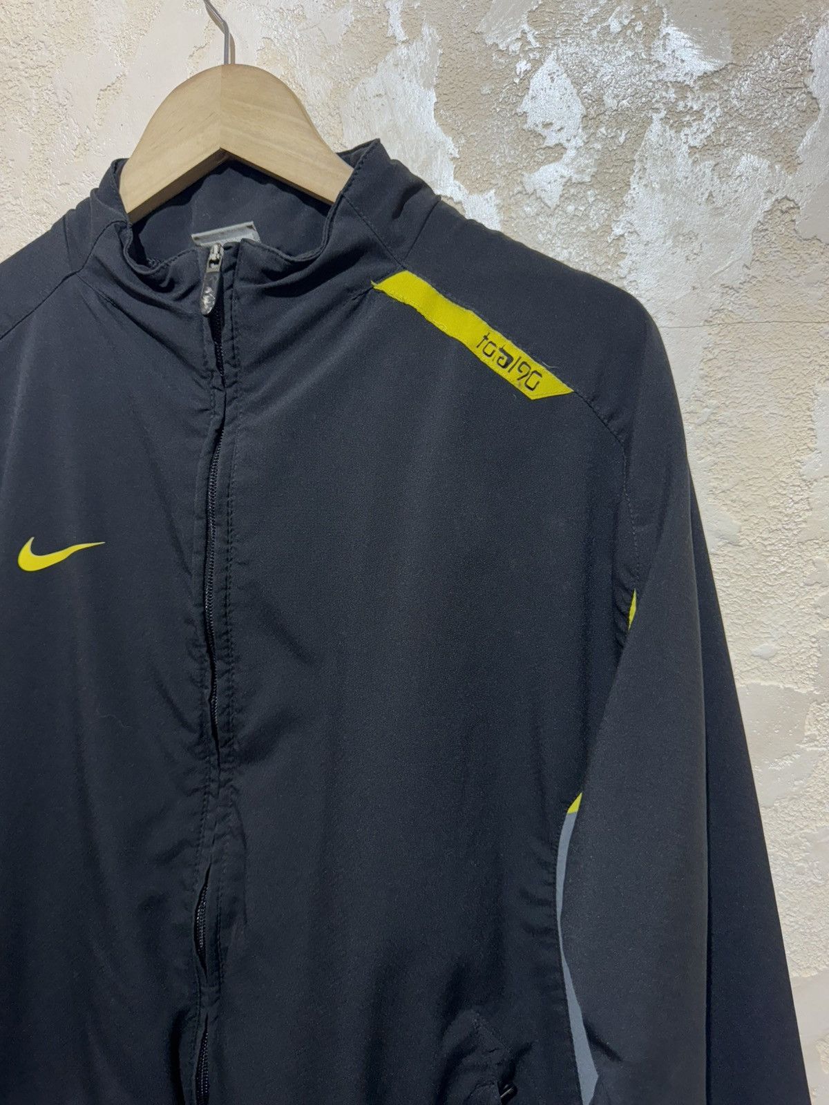 Nike Vintage Nike TOTAL 90 Light Jacket Size XL Size US XL / EU 56 / 4 - 4 Thumbnail