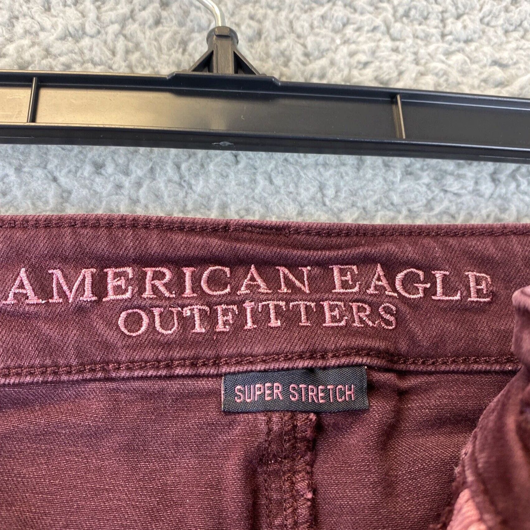 American Eagle Outfitters American Eagle Women's Maroon Denim Shorts Size 6 Stretch Casual Short Pants Size 28" / US 6 / IT 42 - 4 Thumbnail
