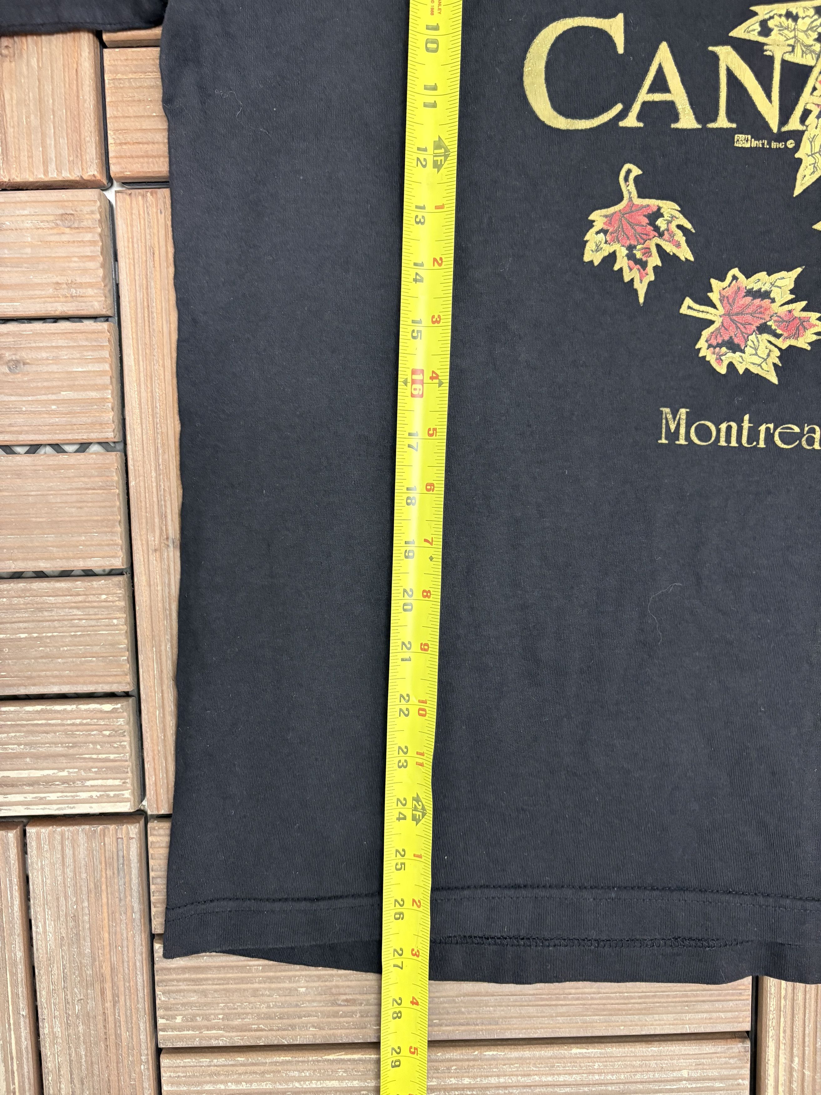 Vintage Montreal, Canada Maple Leaves Vintage Black T-Shirt Tee Size US L / EU 52-54 / 3 - 7 Thumbnail