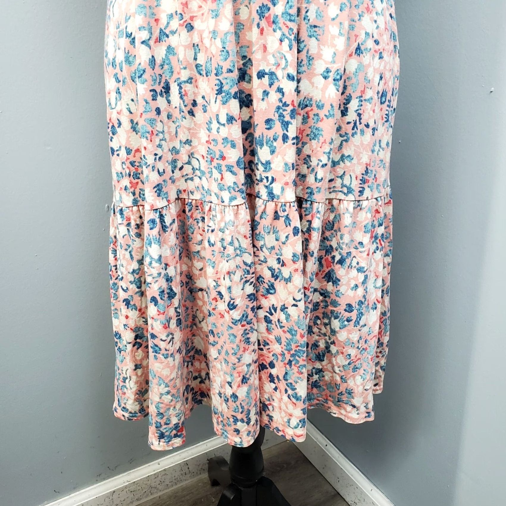 Loft LOFT Women's XS Multicolor Floral Tiered Dress Smocked Chest Straps Wave Backless Sleeveless Shirt Dress Size XS / US 0-2 / IT 36-38 - 4 Thumbnail