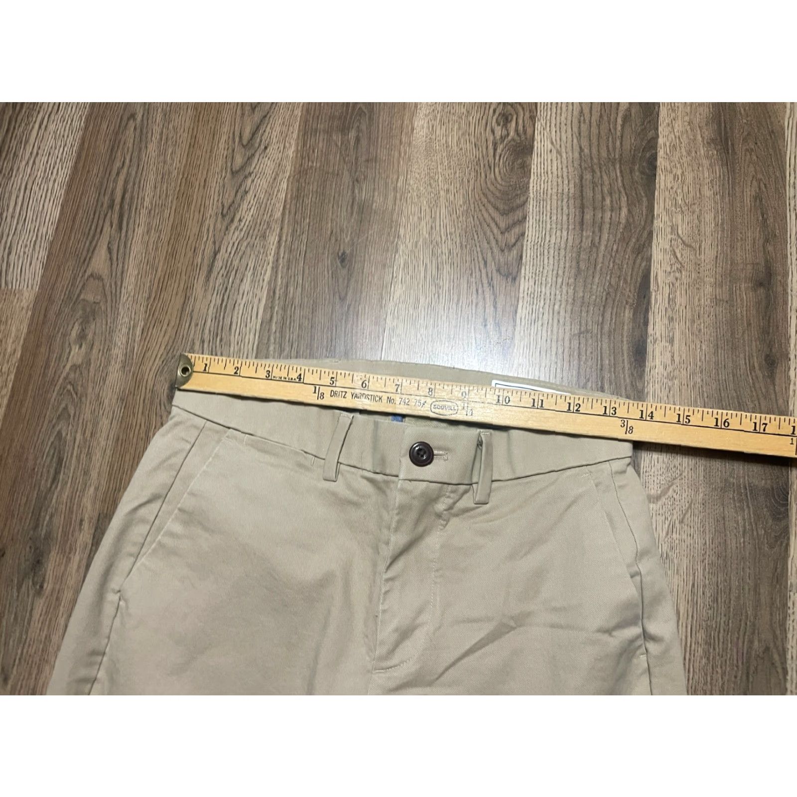 Gap GAP Pants Men’s 28/30 Khaki Straight Pockets Beige Beige Chino 30 In Inseam Pockets Mens Size US 28 / EU 44 - 7 Thumbnail