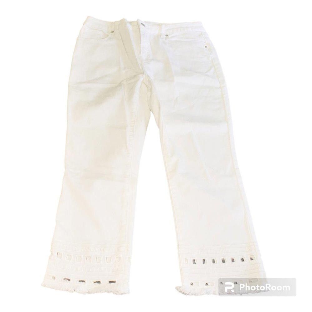 Chicos CT690a Chico's So Slimming Girlfriend Crop White Jean Size 30" / US 8 / IT 44 - 1 Thumbnail