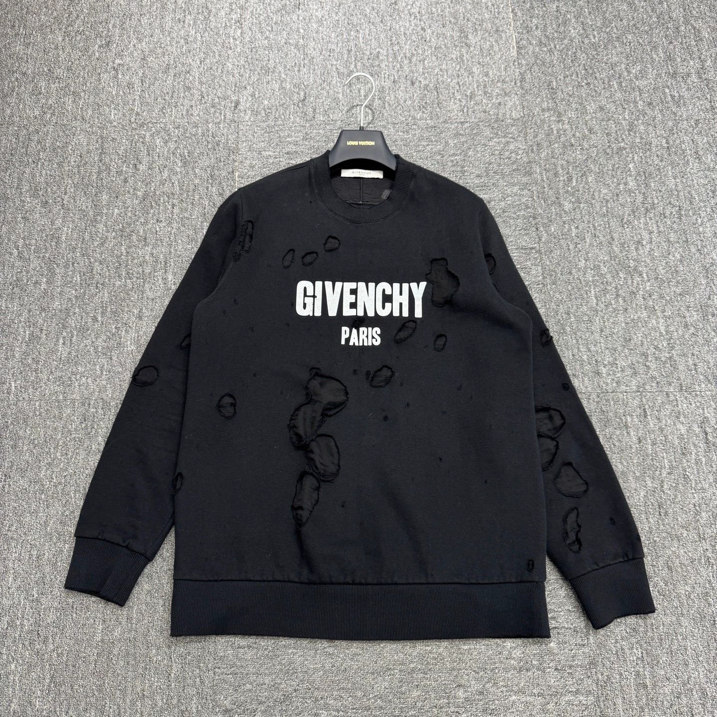 Givenchy Givenchy holey distressed sweatshirt s Size US S / EU 44-46 / 1 - 1 Thumbnail
