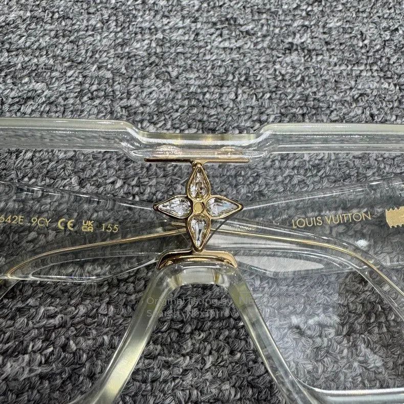 Louis Vuitton Louis Vuitton Crystal Studded Square Glasses. Size ONE SIZE - 4 Thumbnail