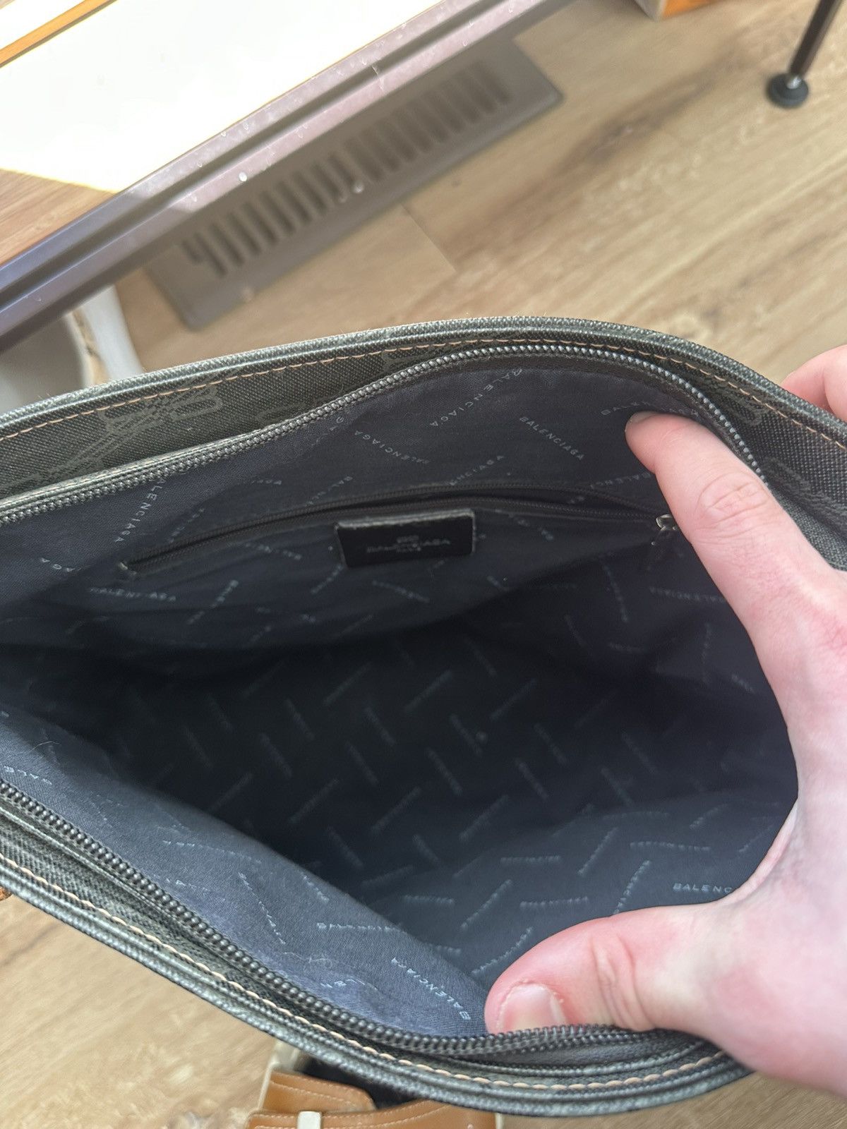 Balenciaga Vintage Balenciaga Purse Size ONE SIZE - 8 Thumbnail