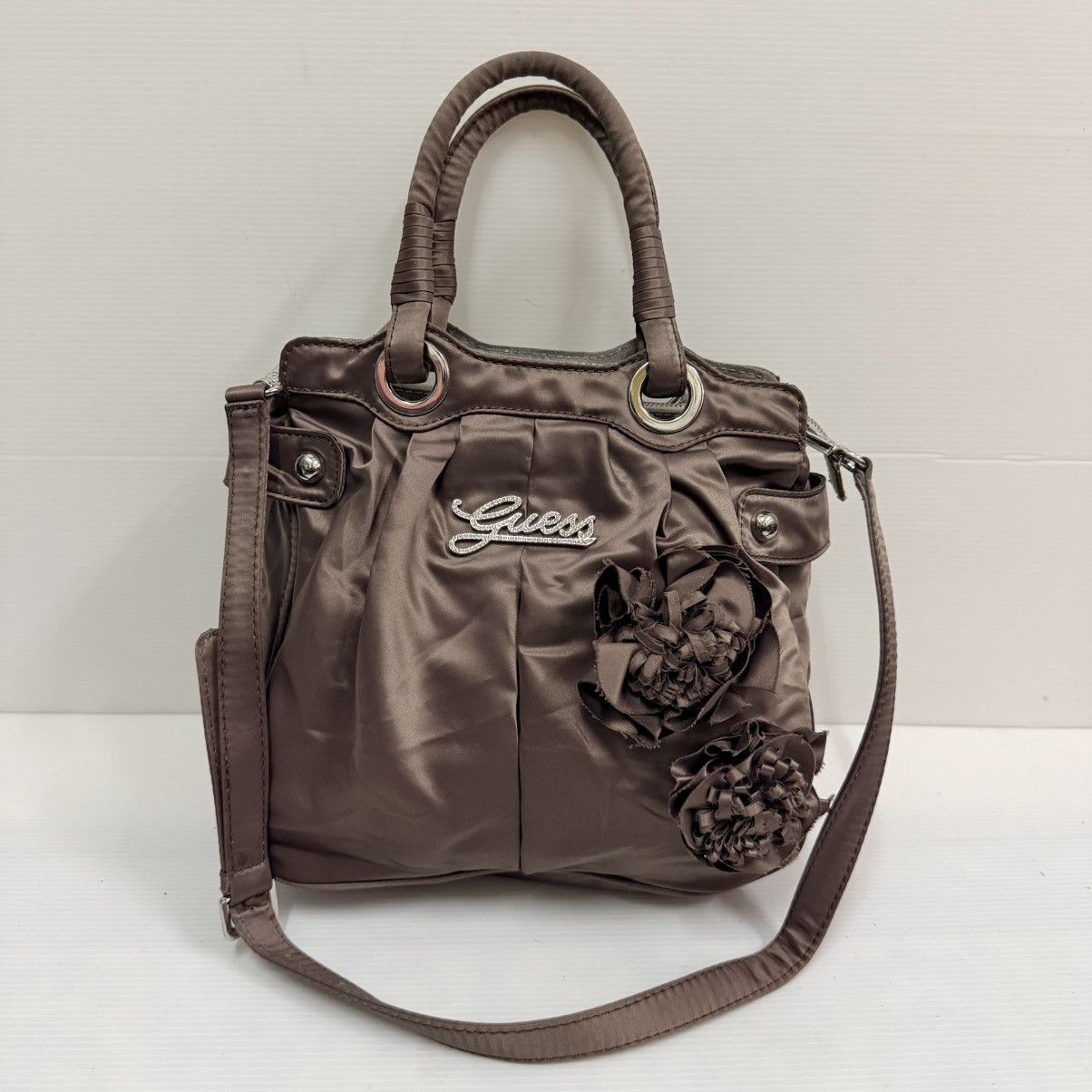Guess Guess Y2K Vintage Silk 2 Way Handbag Size ONE SIZE - 1 Thumbnail