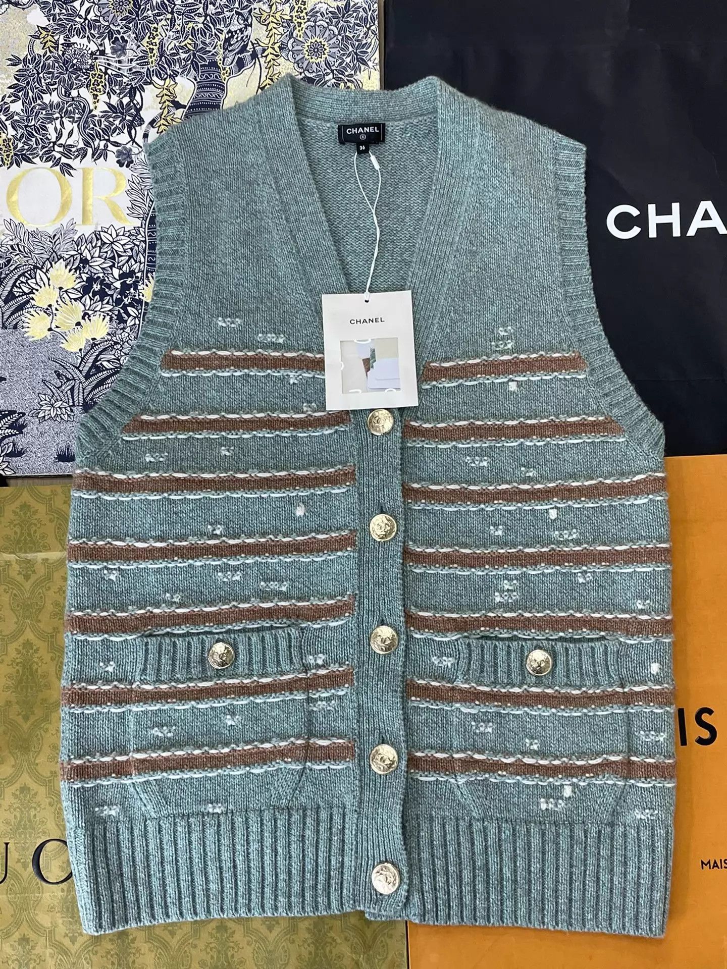 Chanel Chanel Green-Brown Striped Cashmere Knit Vest FR36 Size XS / US 0-2 / IT 36-38 - 1 Thumbnail