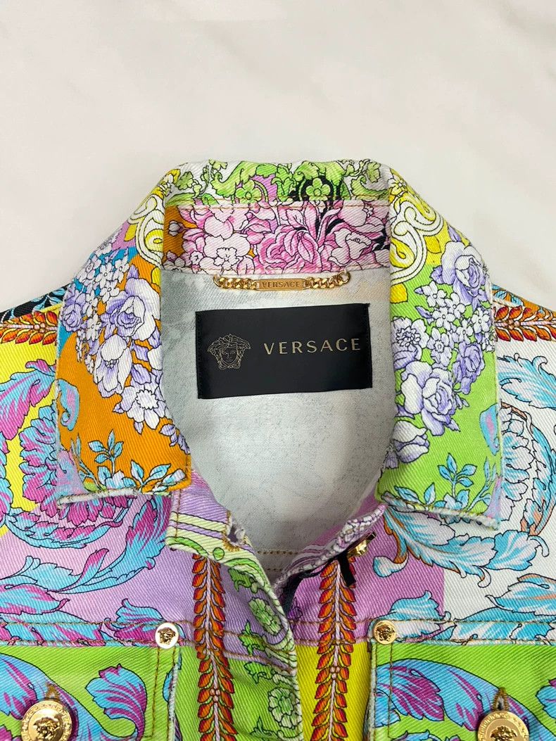 Versace Versace Reworked denim jacket full of flowers Size US M / EU 48-50 / 2 - 6 Thumbnail