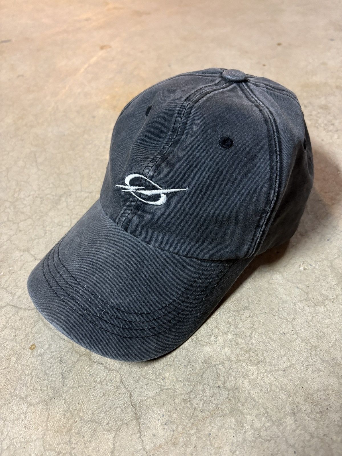 Other Oakley Style Y2K Stone Washed Faded Black Cap Adjustable Size ONE SIZE - 1 Thumbnail