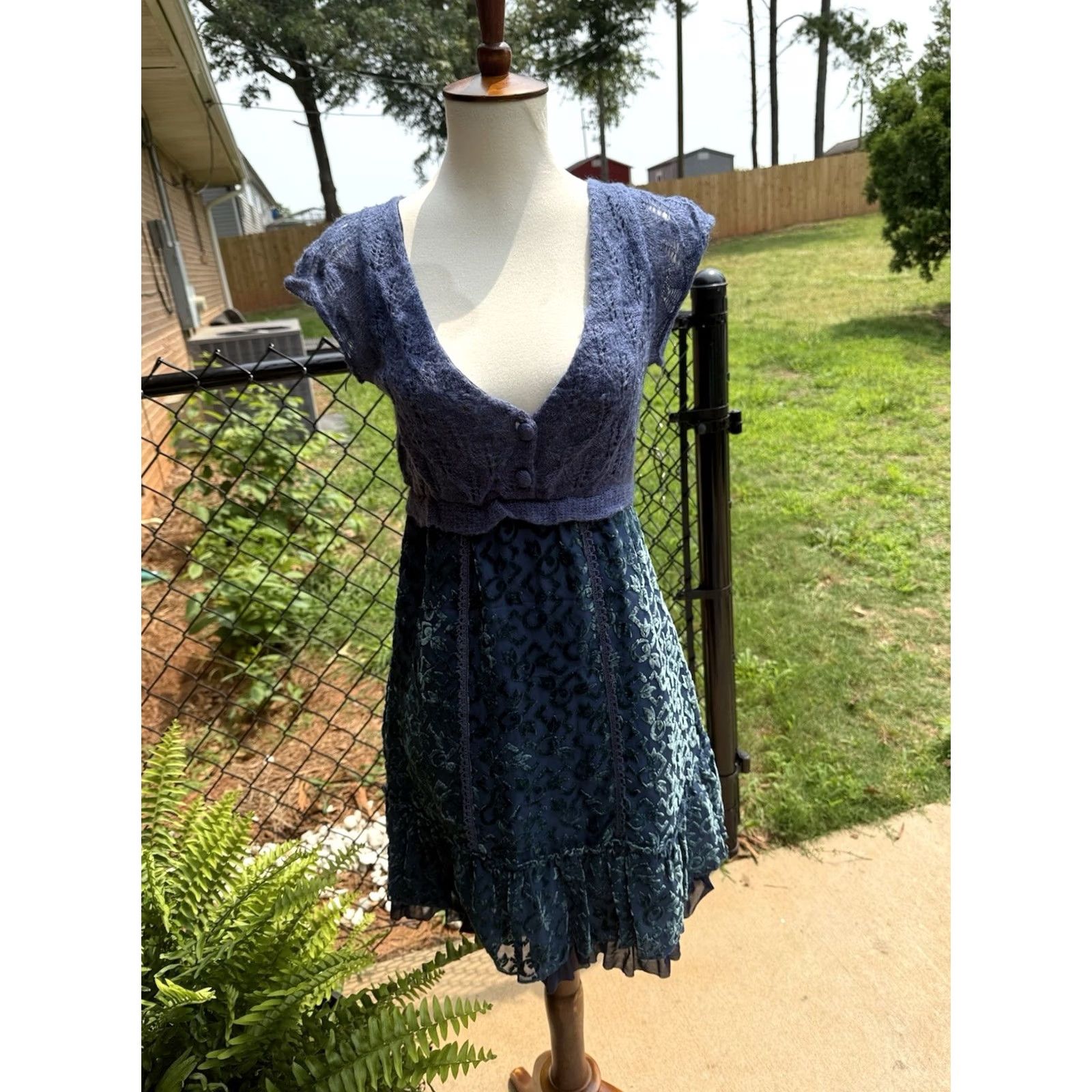 Free People VINTAGE Free People Knit Upper Velvet Lace Blue Green Dress Knee Length Short Sleeve 4 Womens Fit & Flare Blue, Green Velvet Lace Knit Pattern Leaf Size S / US 4 / IT 40 - 2 Thumbnail