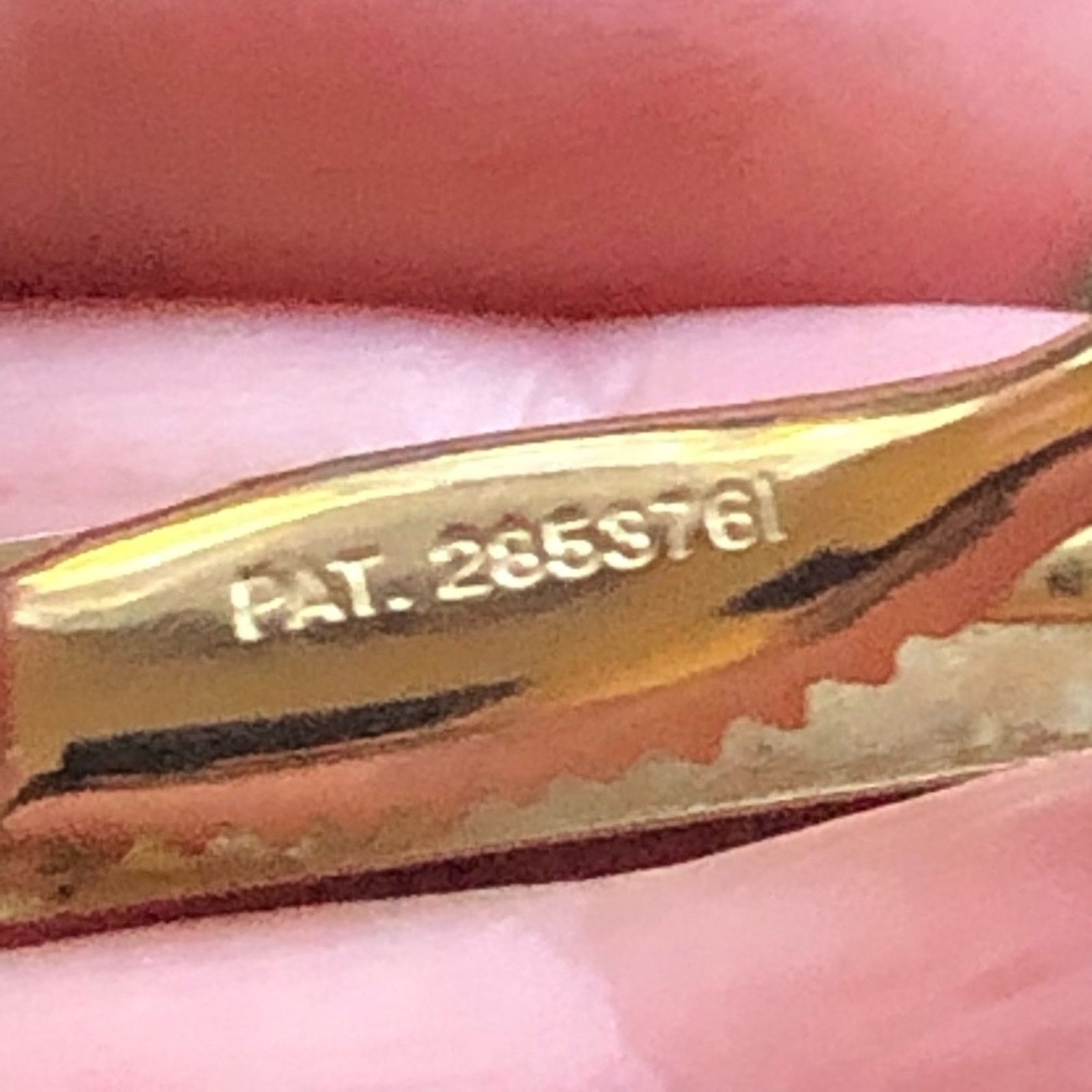 Vintage Vintage 1950s gold engraved animal petroglyph tie bar clip Size ONE SIZE - 4 Thumbnail