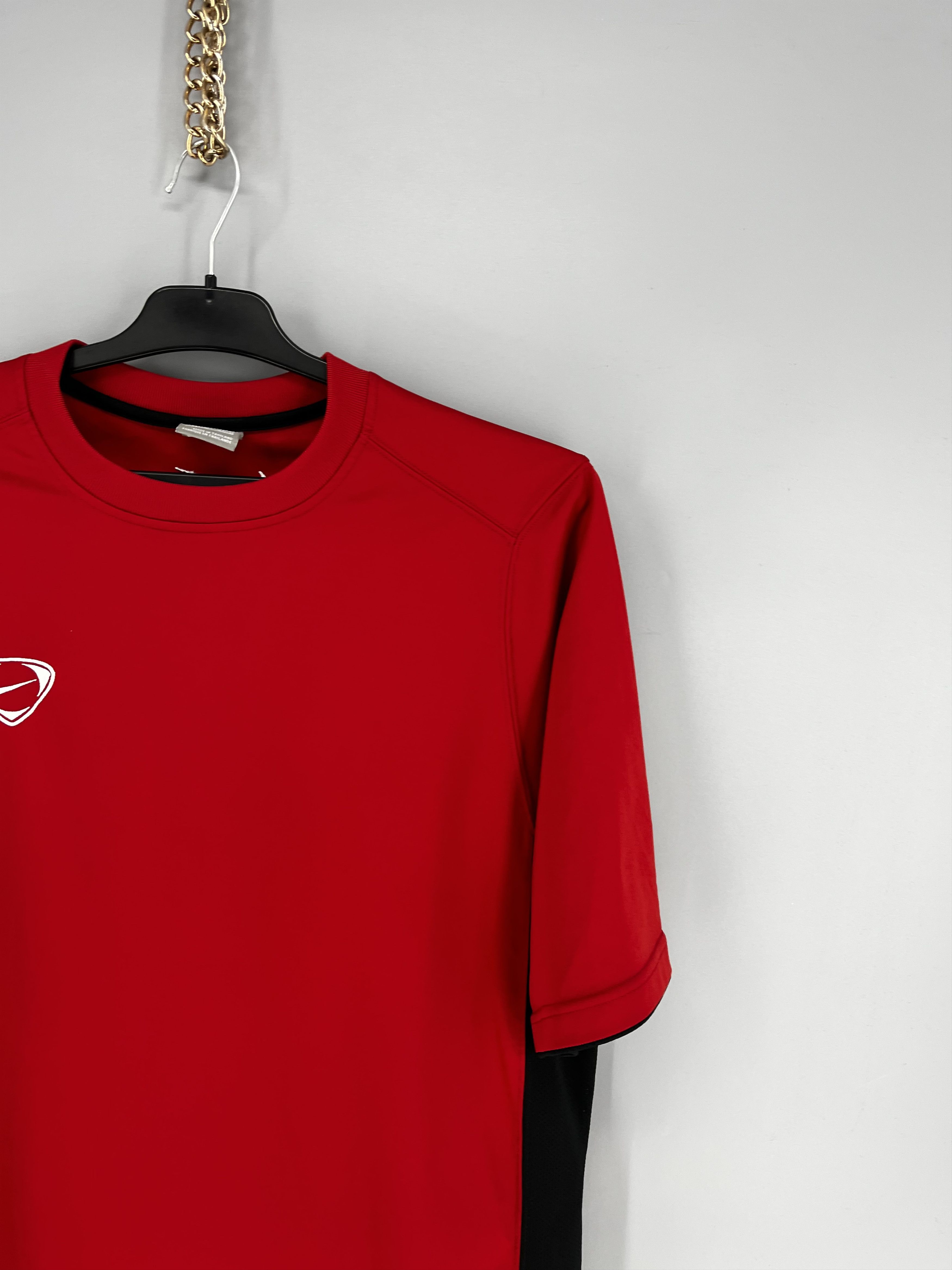 Nike Nike Red Mens Retro Swoosh Football Training Shirt L Size US L / EU 52-54 / 3 - 5 Thumbnail