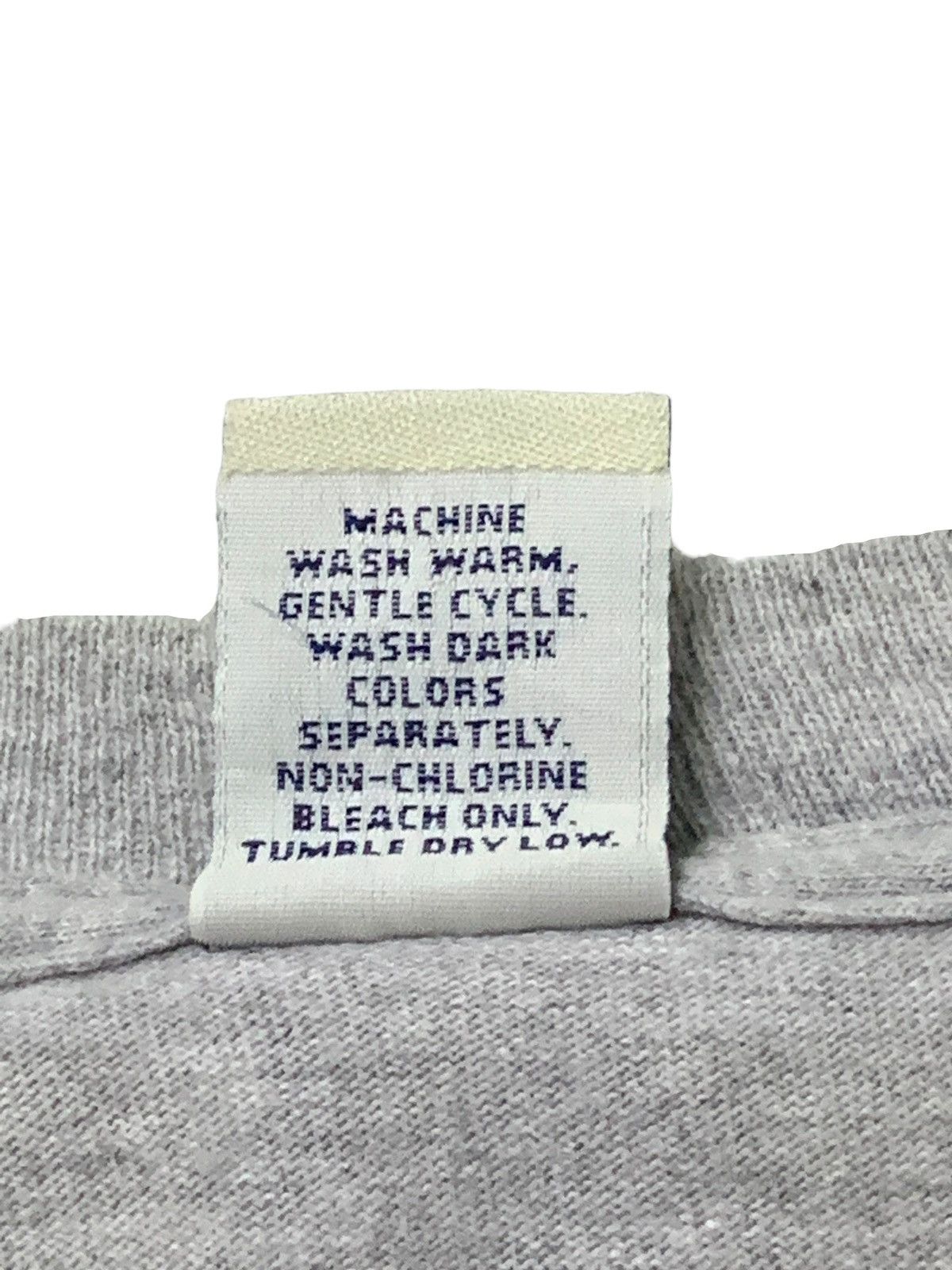 Gap × Vintage Vintage 90s Gap Worldwide Palace Style Tshirt Size US M / EU 48-50 / 2 - 6 Thumbnail