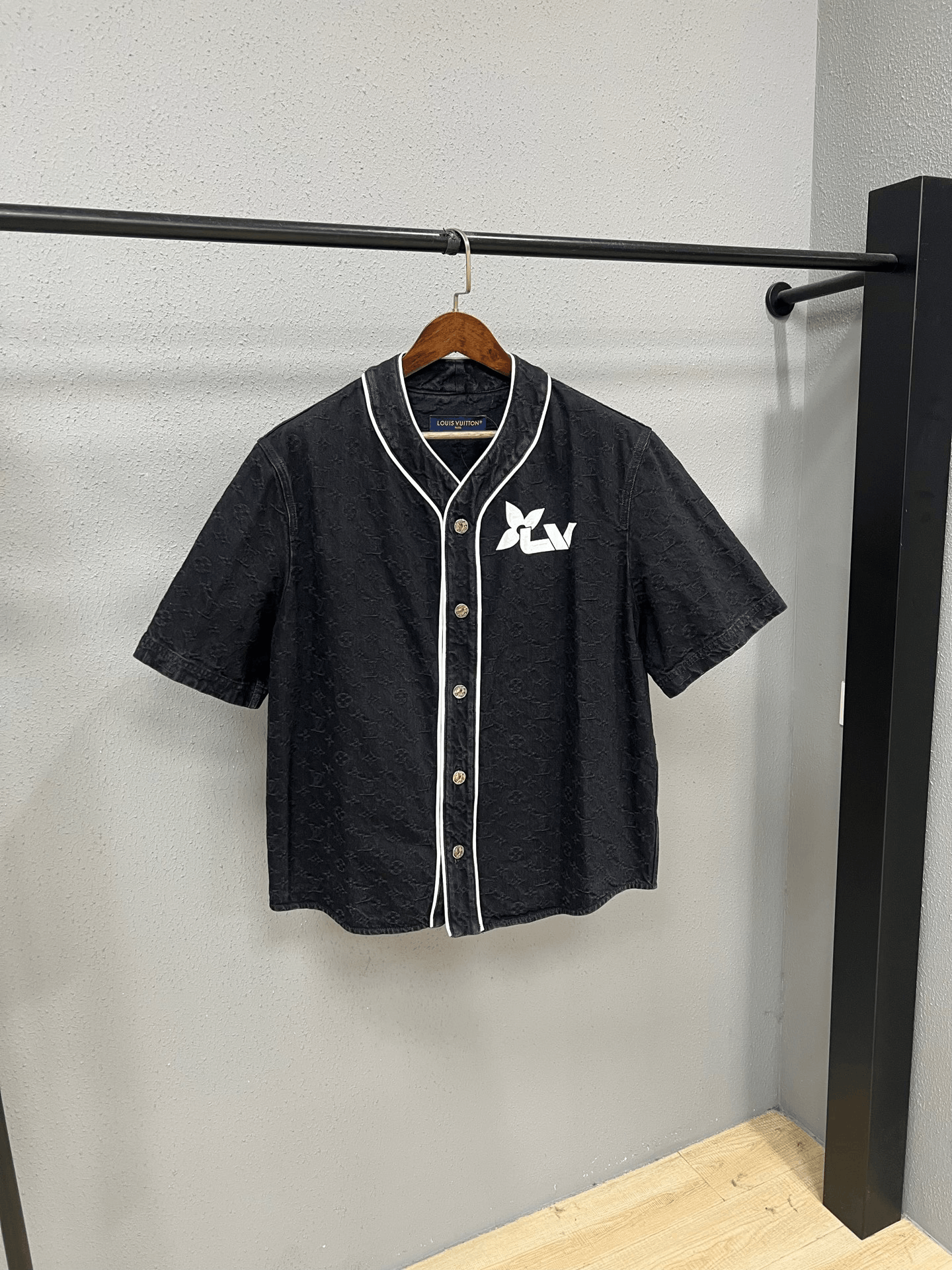 Louis Vuitton LV Embossed Baseball Cardigan Size US L / EU 52-54 / 3 - 1 Thumbnail