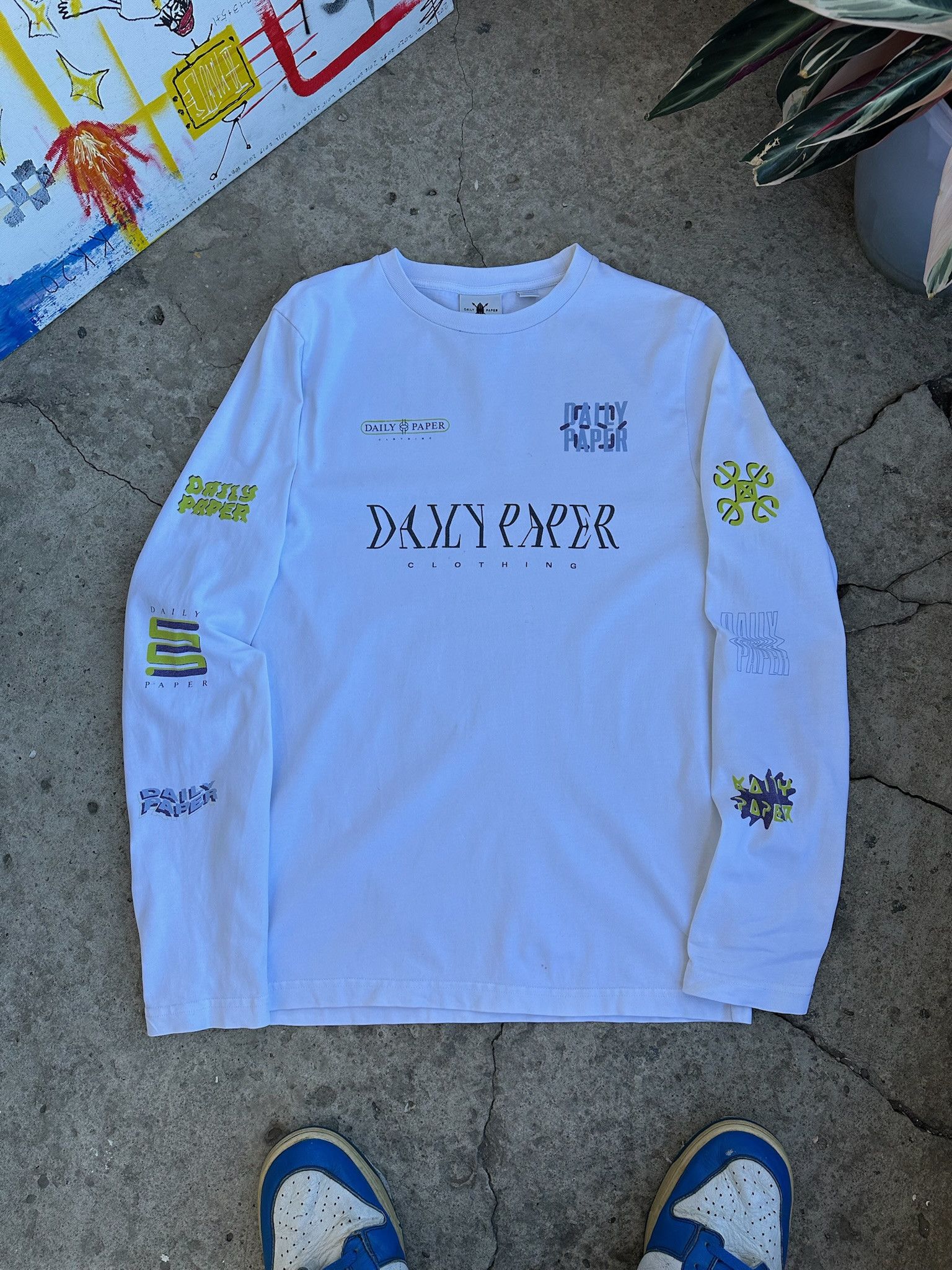 Daily Paper Daily Paper Racing Longsleeve Headlines Lagos T-shirt Y2k Size US S / EU 44-46 / 1 - 1 Thumbnail