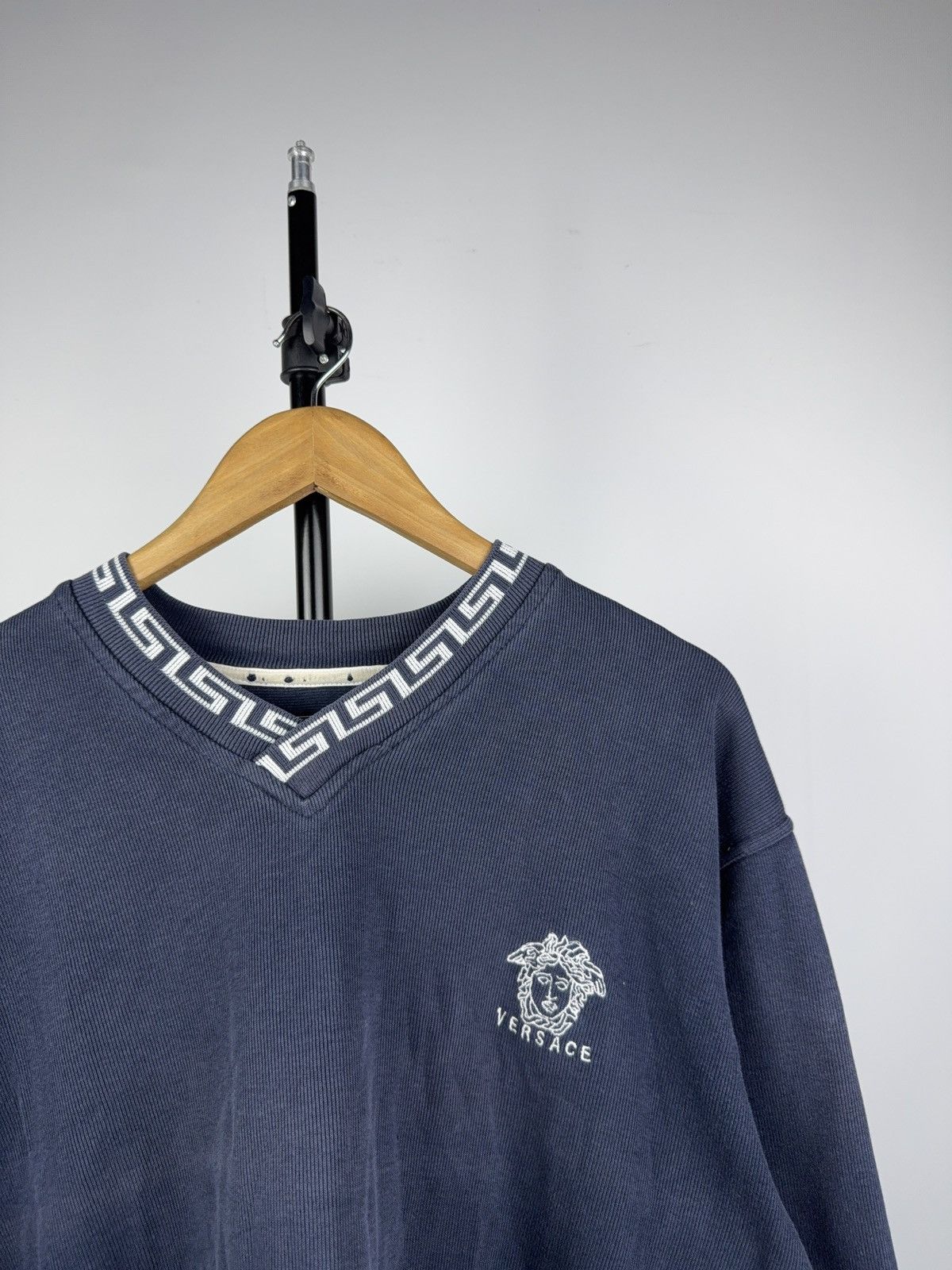 Versace Jeans Couture Vintage 90s Faded Versace Jeans Couture Medusa Knit Sweater Size US L / EU 52-54 / 3 - 3 Thumbnail