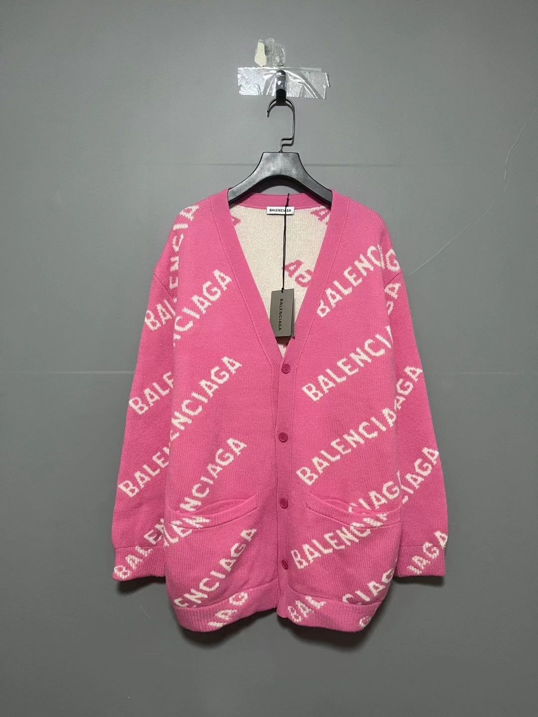 Balenciaga Balenciaga bullet screen full of logo cardigan shirt 2501-N Size US M / EU 48-50 / 2 - 1 Thumbnail