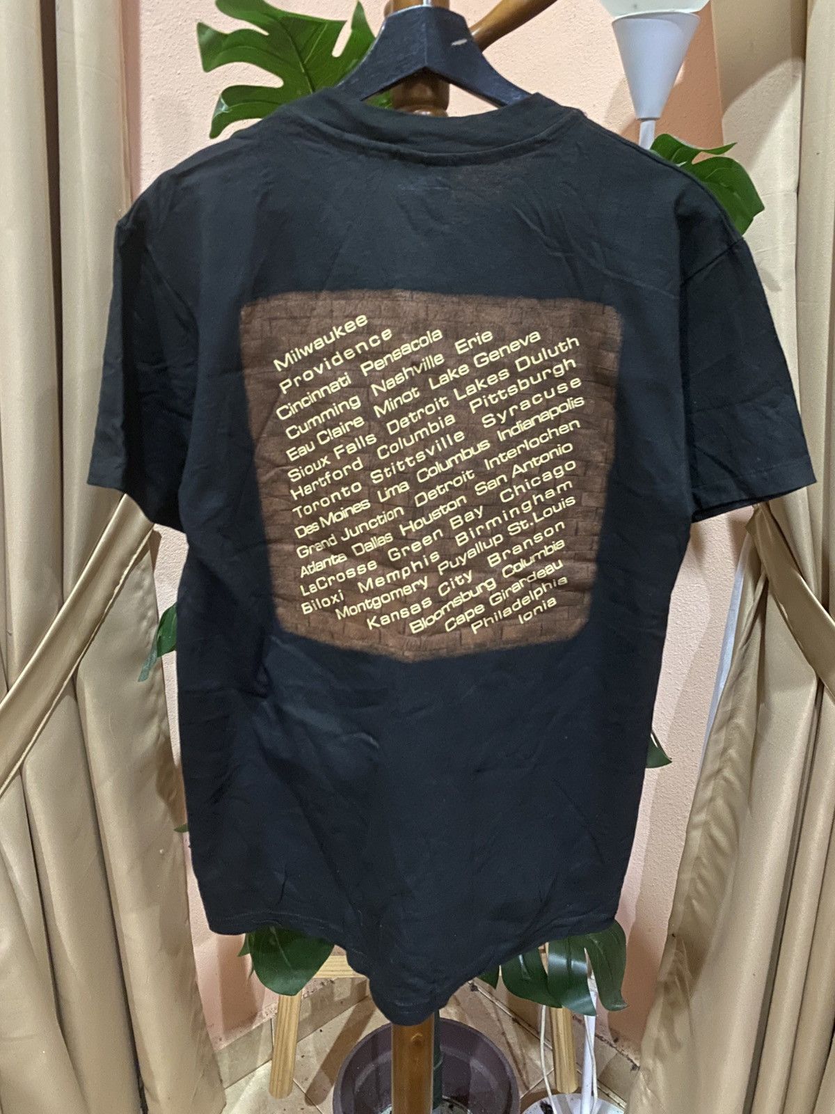 Band Tees Vintage Vince Gill 1995 Country Tour T-Shirt Black Hanes USA Size US M / EU 48-50 / 2 - 7 Thumbnail