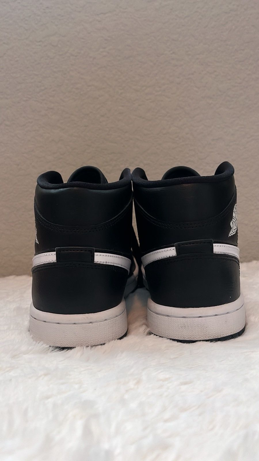 Jordan Brand JORDAN 1 MID BLACK WHITE Size US 7 / IT 37 - 3 Thumbnail