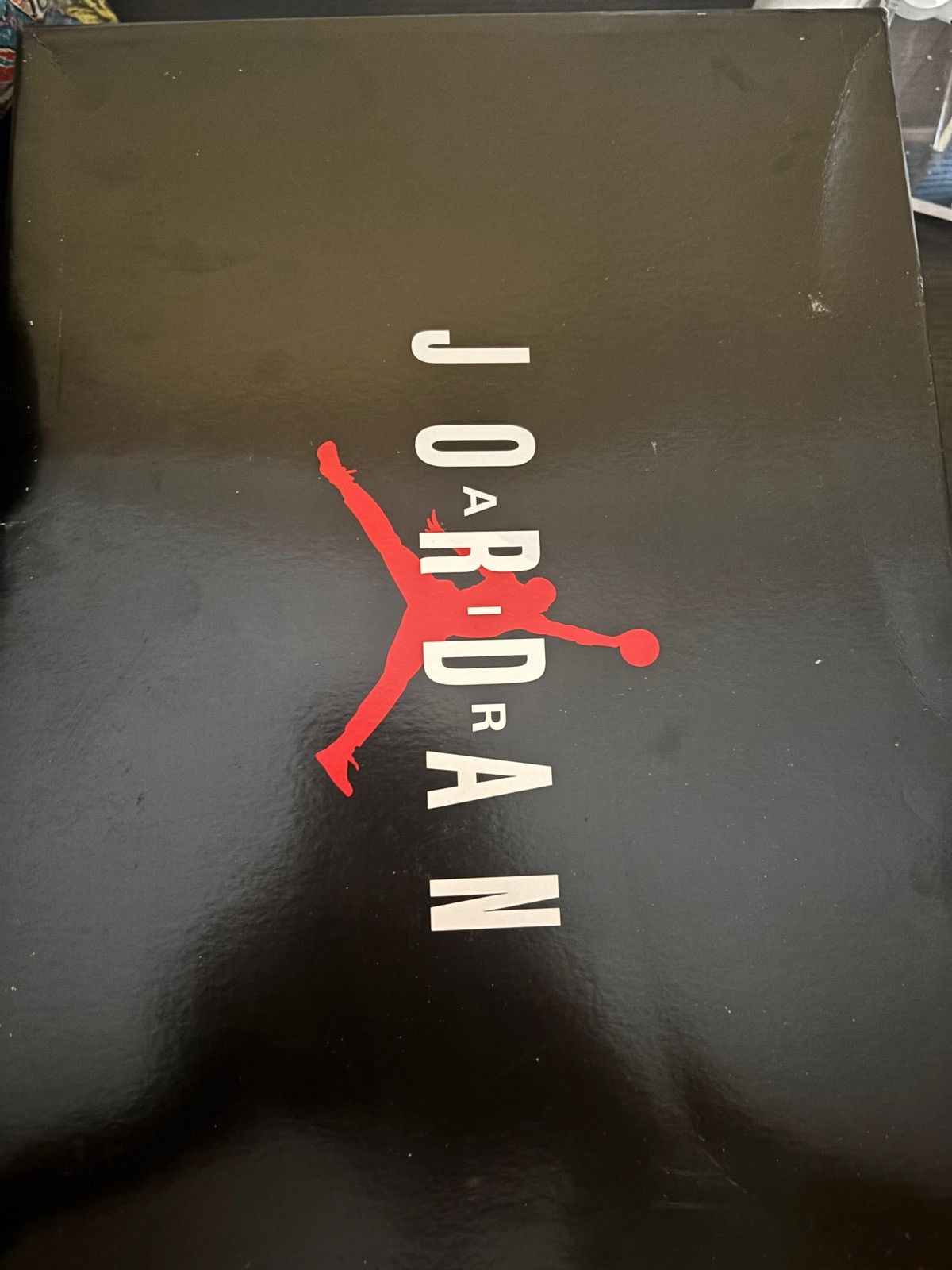 Jordan Brand Air Jordan 1 Mid SE 'Wear-Away' Size US 11 / EU 44 - 18 Thumbnail
