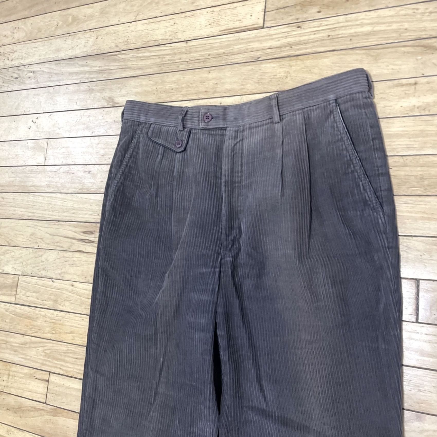 Vintage VINTAGE Jean Paul Germain Corduroy Trousers Men 36 Pleated Dark Brown 90s Grunge Casual Workwear Pants Regular Straight Crew Size US 36 / EU 52 - 4 Thumbnail